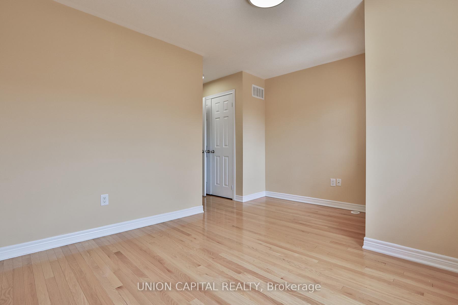 Photo 27 of 45 Dundas Way, Markham, Greensborough — HOMEH
