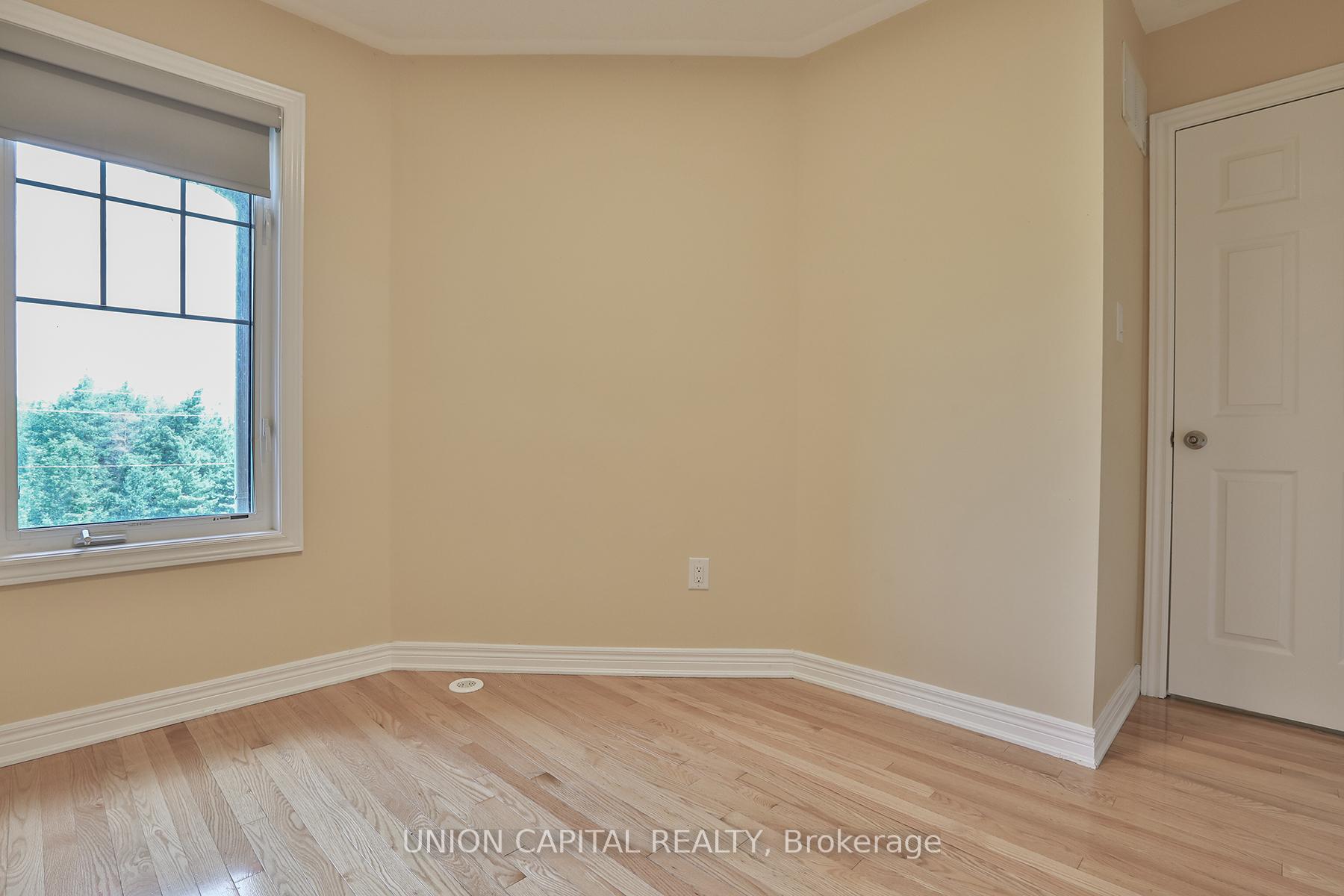 Photo 35 of 45 Dundas Way, Markham, Greensborough — HOMEH