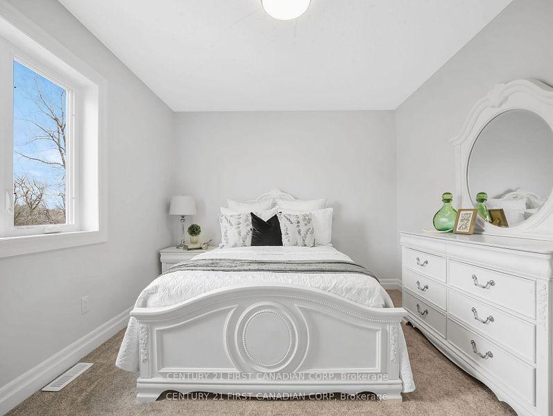 Photo 14 of 207 Union Avenue, Middlesex Centre, Komoka — HOMEH