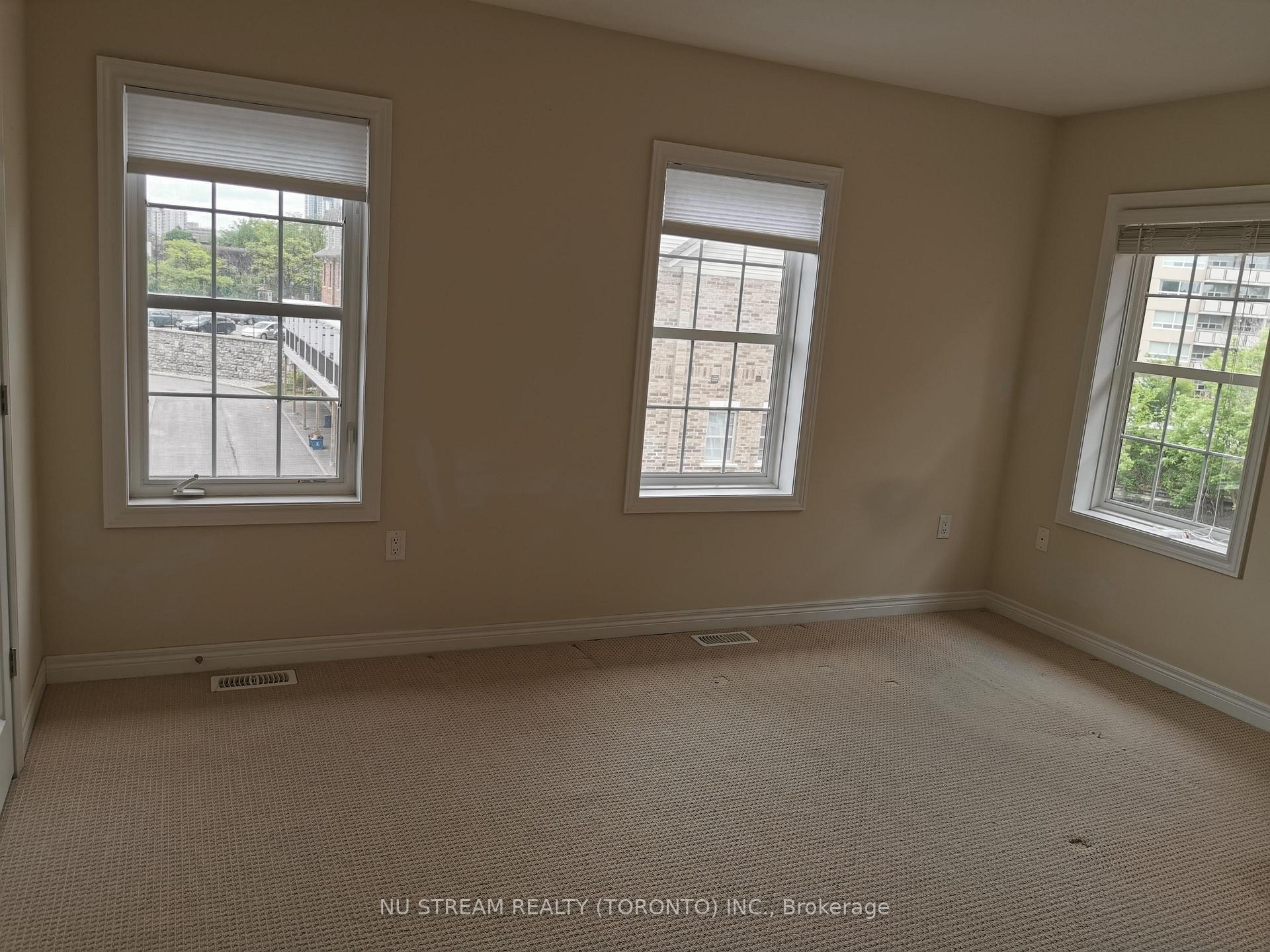 Photo 11 of 84 Robert Peel Road, Kitchener — HOMEH