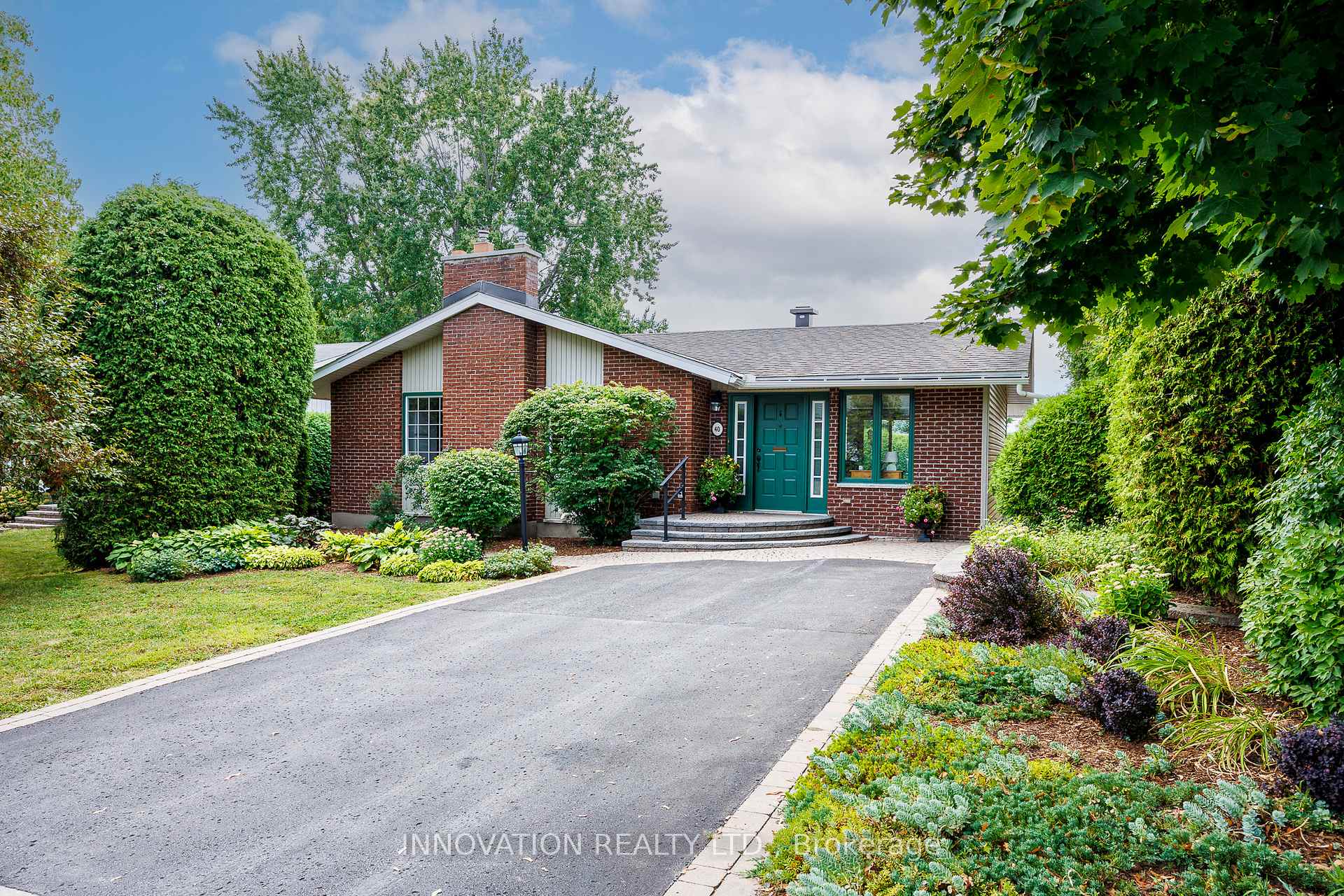 Photo 1 of 40 Singal Street, Ottawa, Kanata - Glencairn/Hazeldean — HOMEH