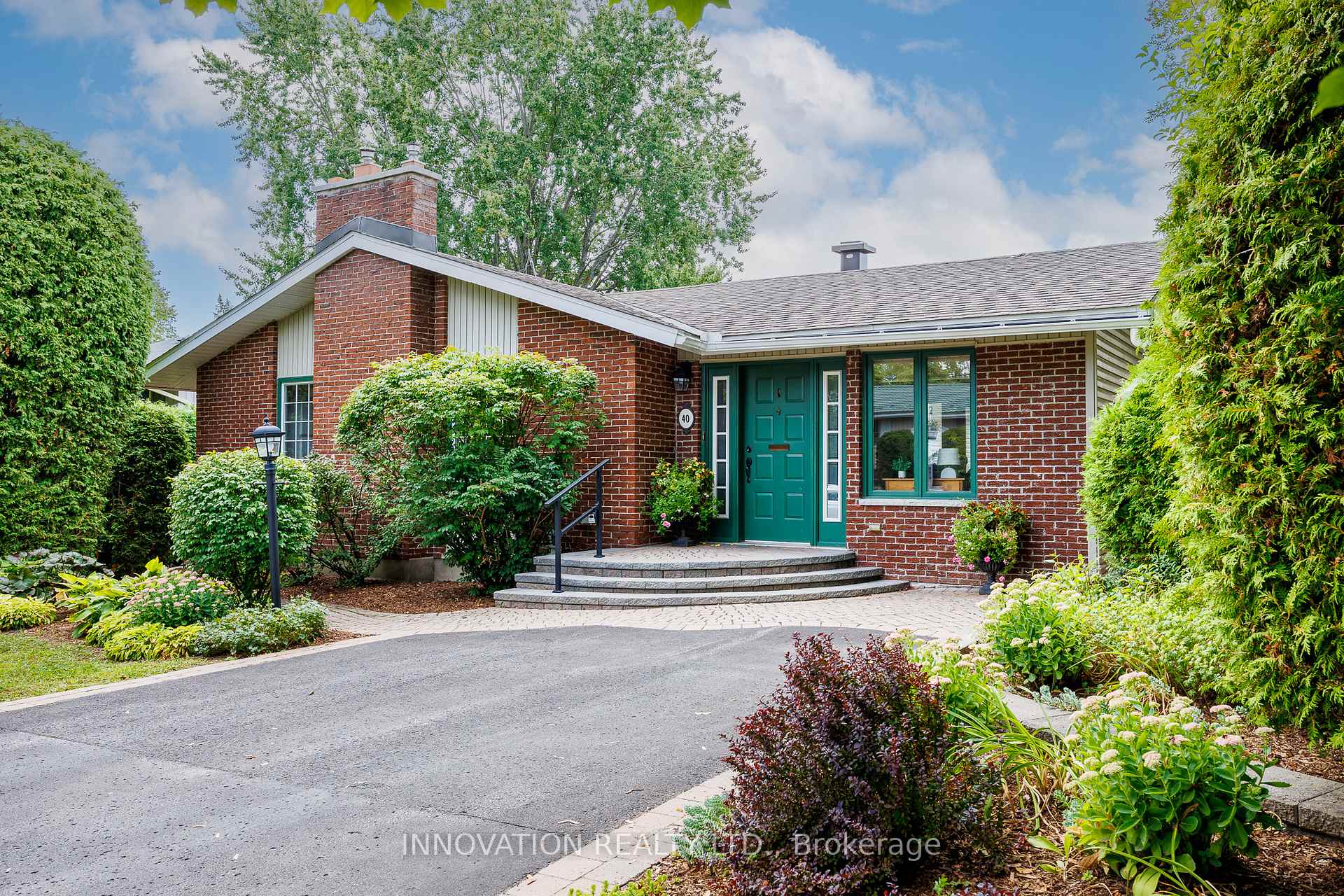 Photo 2 of 40 Singal Street, Ottawa, Kanata - Glencairn/Hazeldean — HOMEH