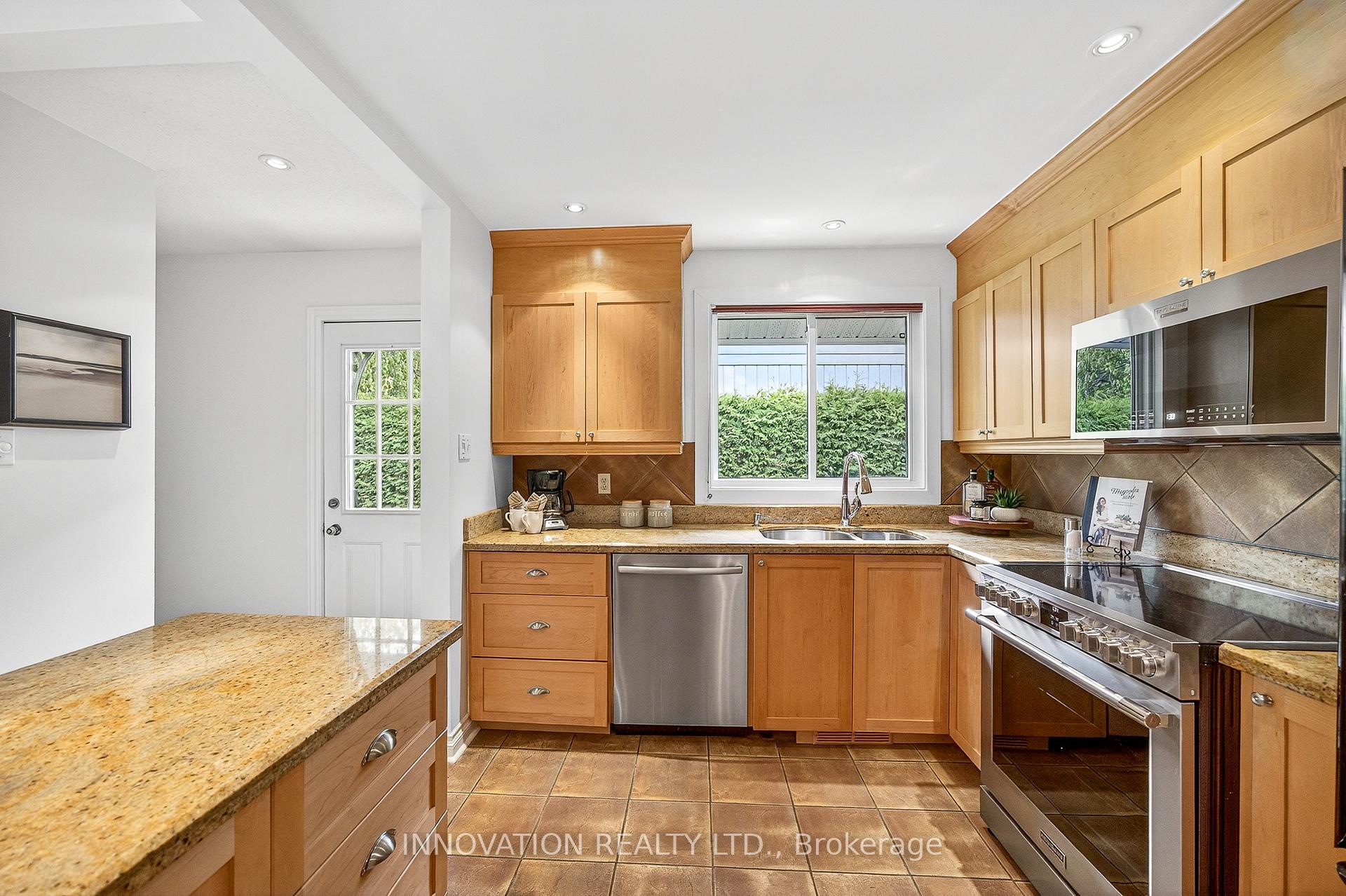 Photo 18 of 40 Singal Street, Ottawa, Kanata - Glencairn/Hazeldean — HOMEH