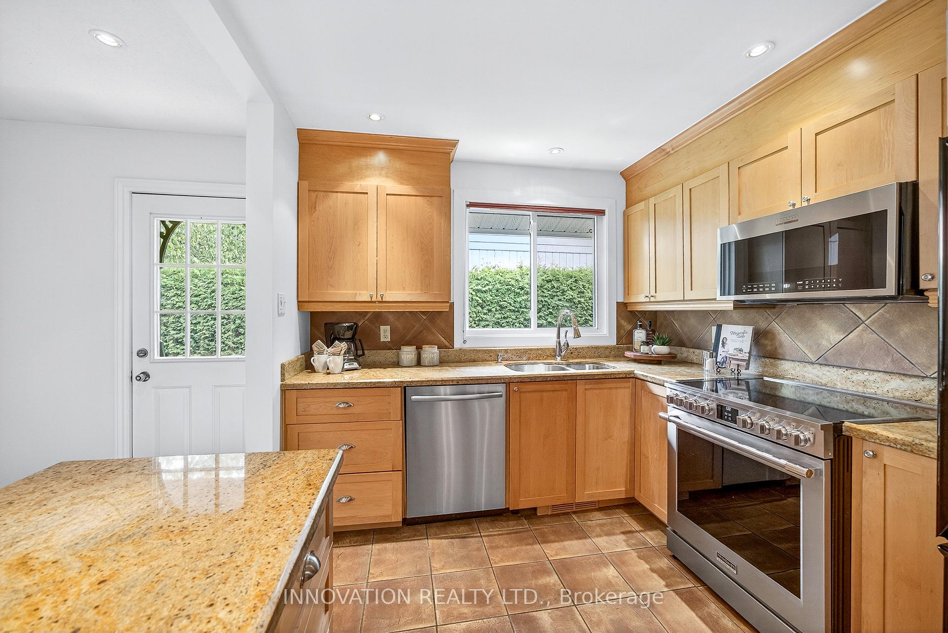 Photo 20 of 40 Singal Street, Ottawa, Kanata - Glencairn/Hazeldean — HOMEH