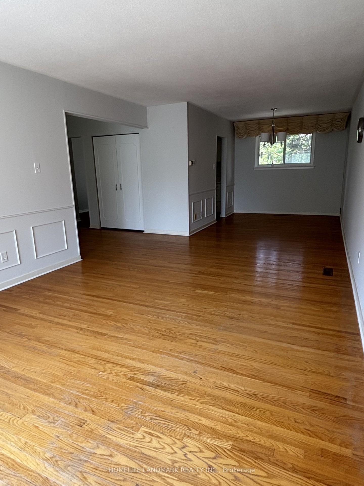 Photo 5 of 212 Krieghoff Avenue, Markham, Unionville — HOMEH