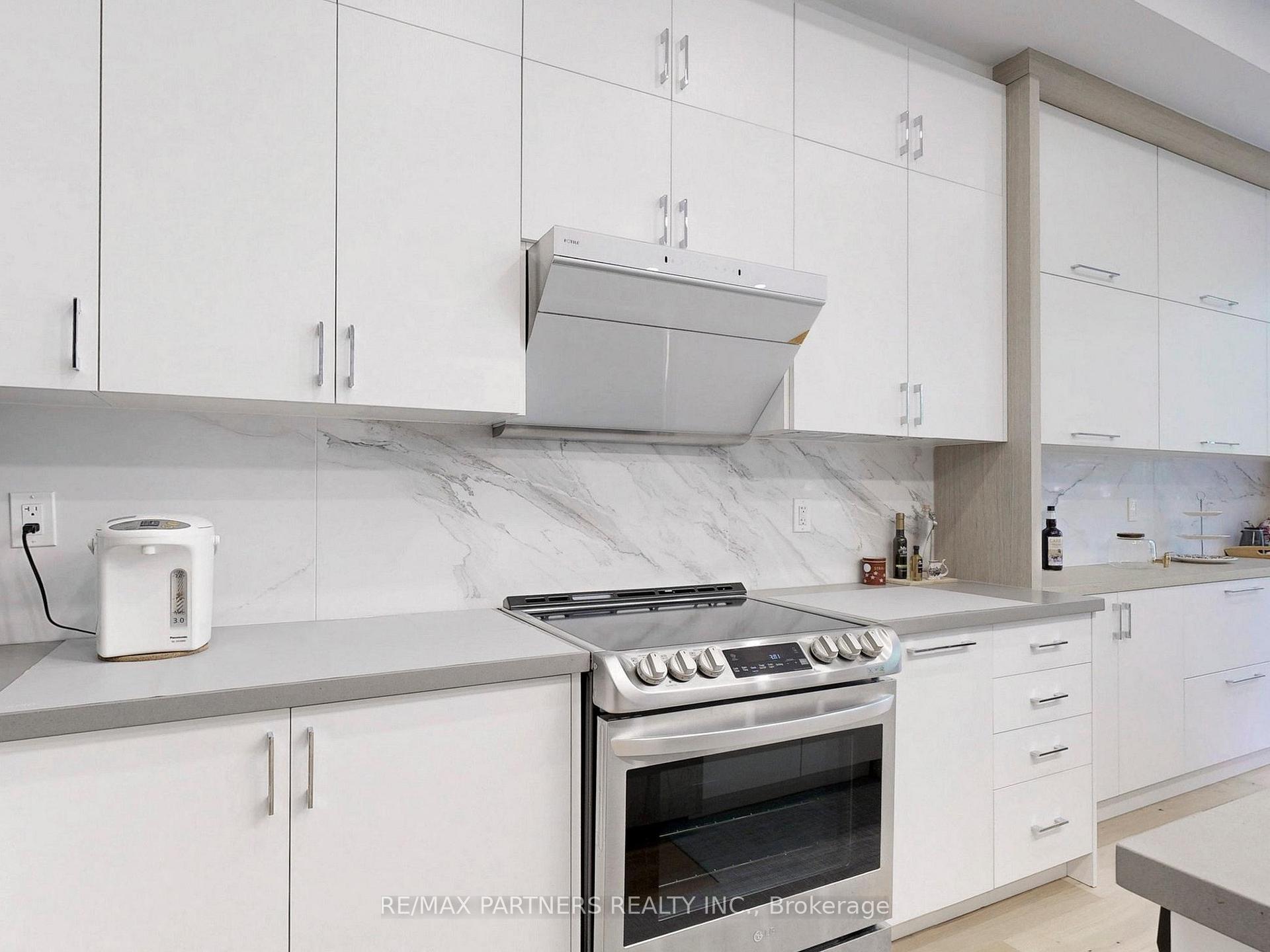 Photo 6 of 70 Pantheon Lane, Markham, Wismer — HOMEH