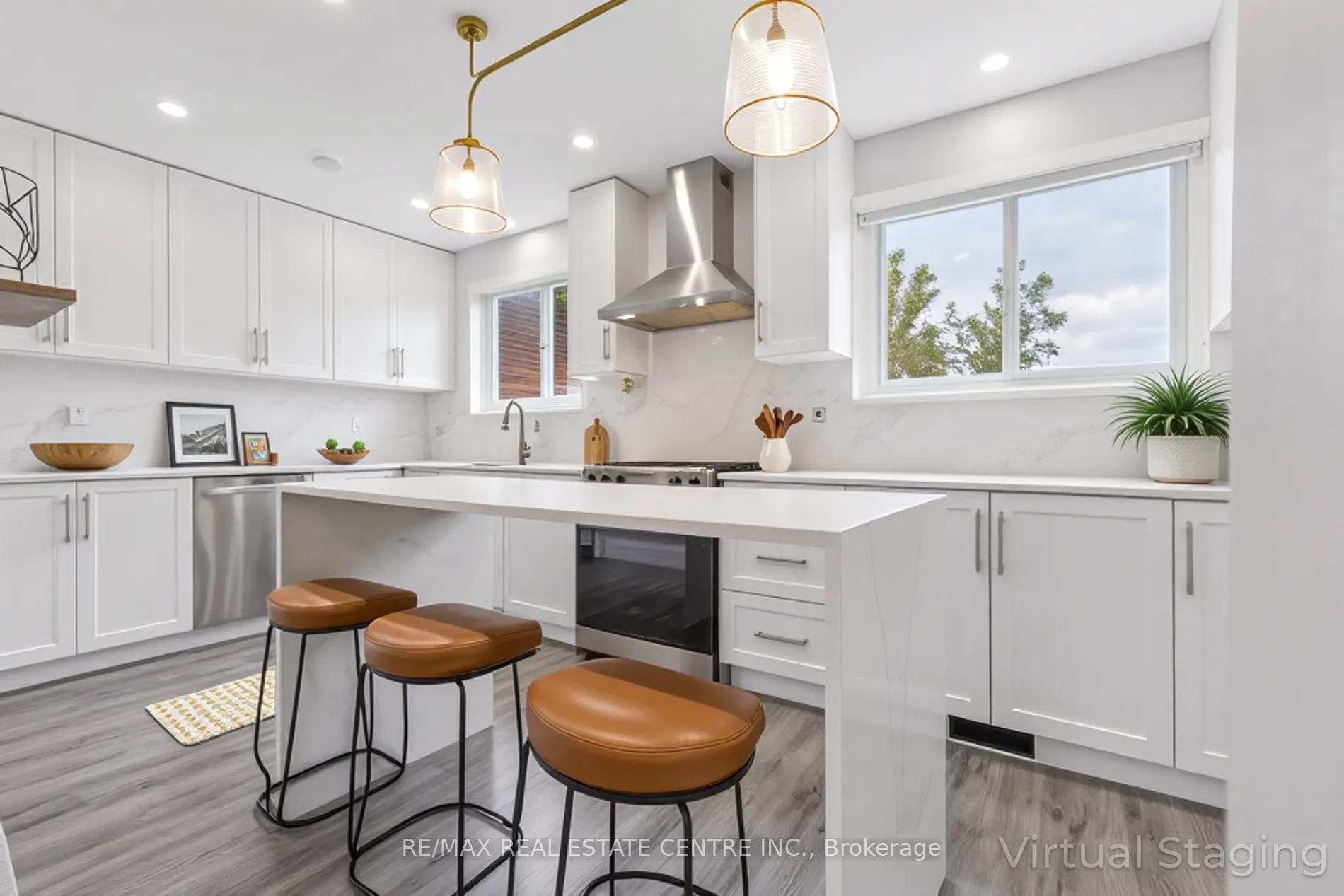 Photo 10 of 122 Mooregate Crescent, Kitchener — HOMEH