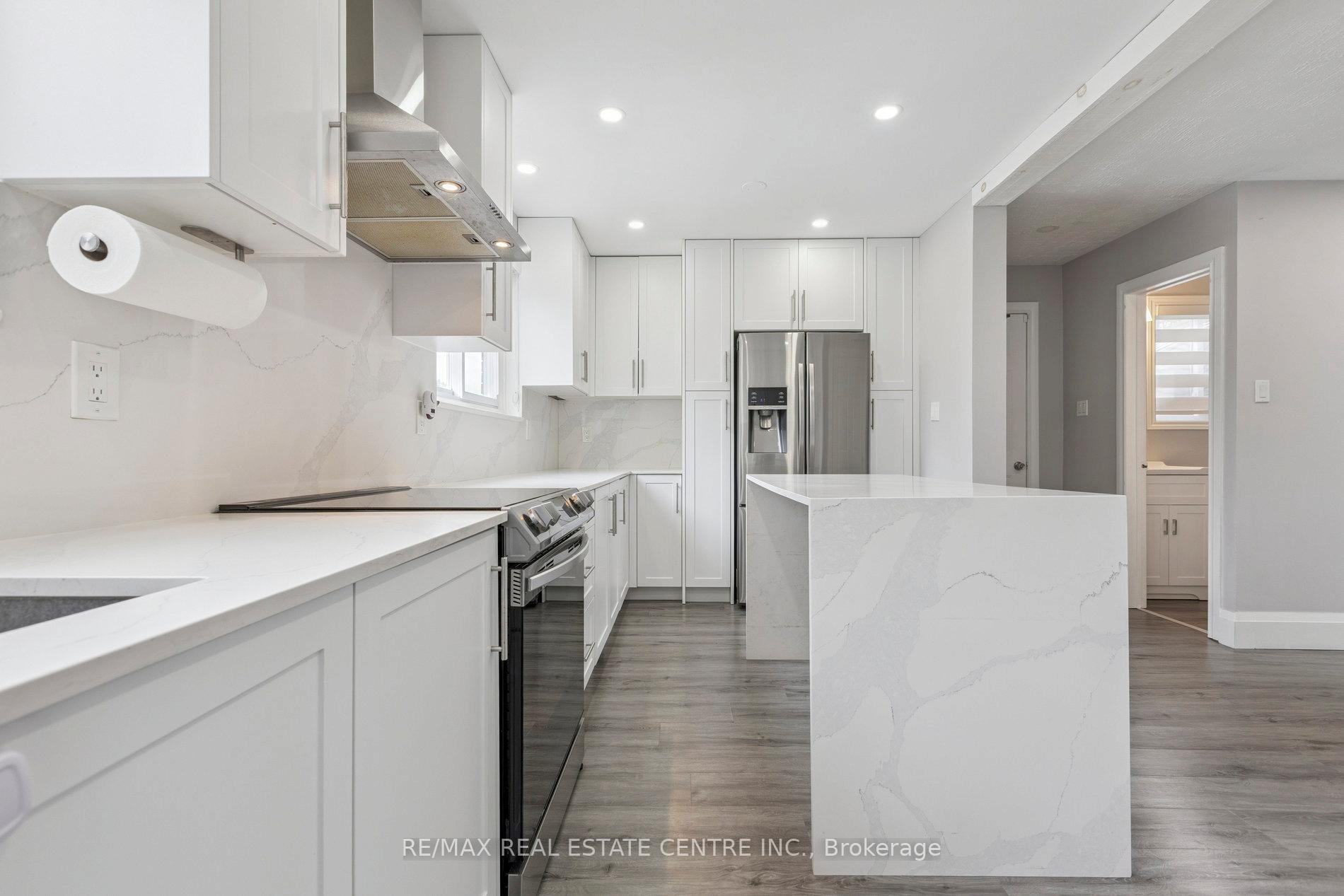 Photo 17 of 122 Mooregate Crescent, Kitchener — HOMEH