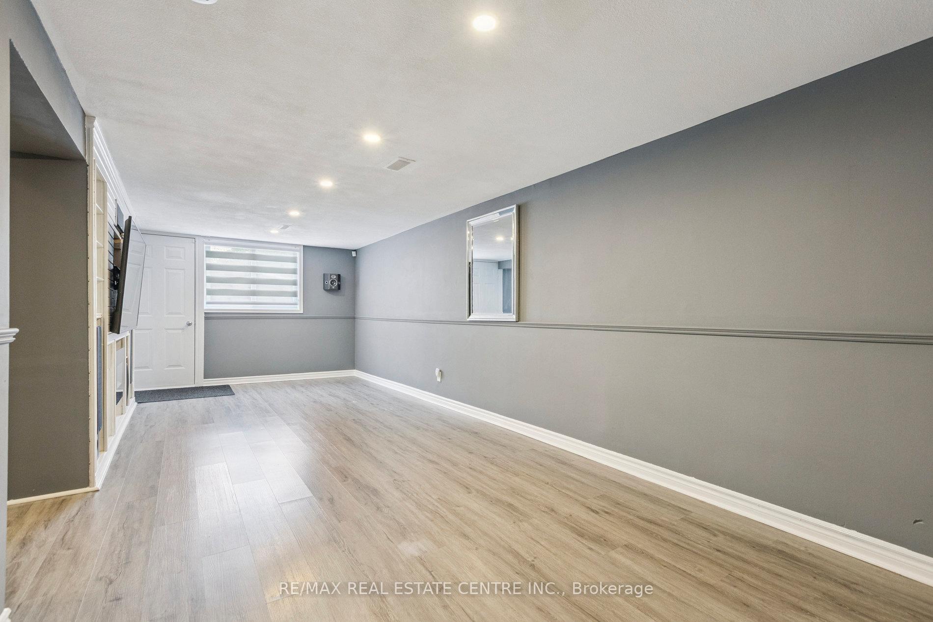 Photo 31 of 122 Mooregate Crescent, Kitchener — HOMEH