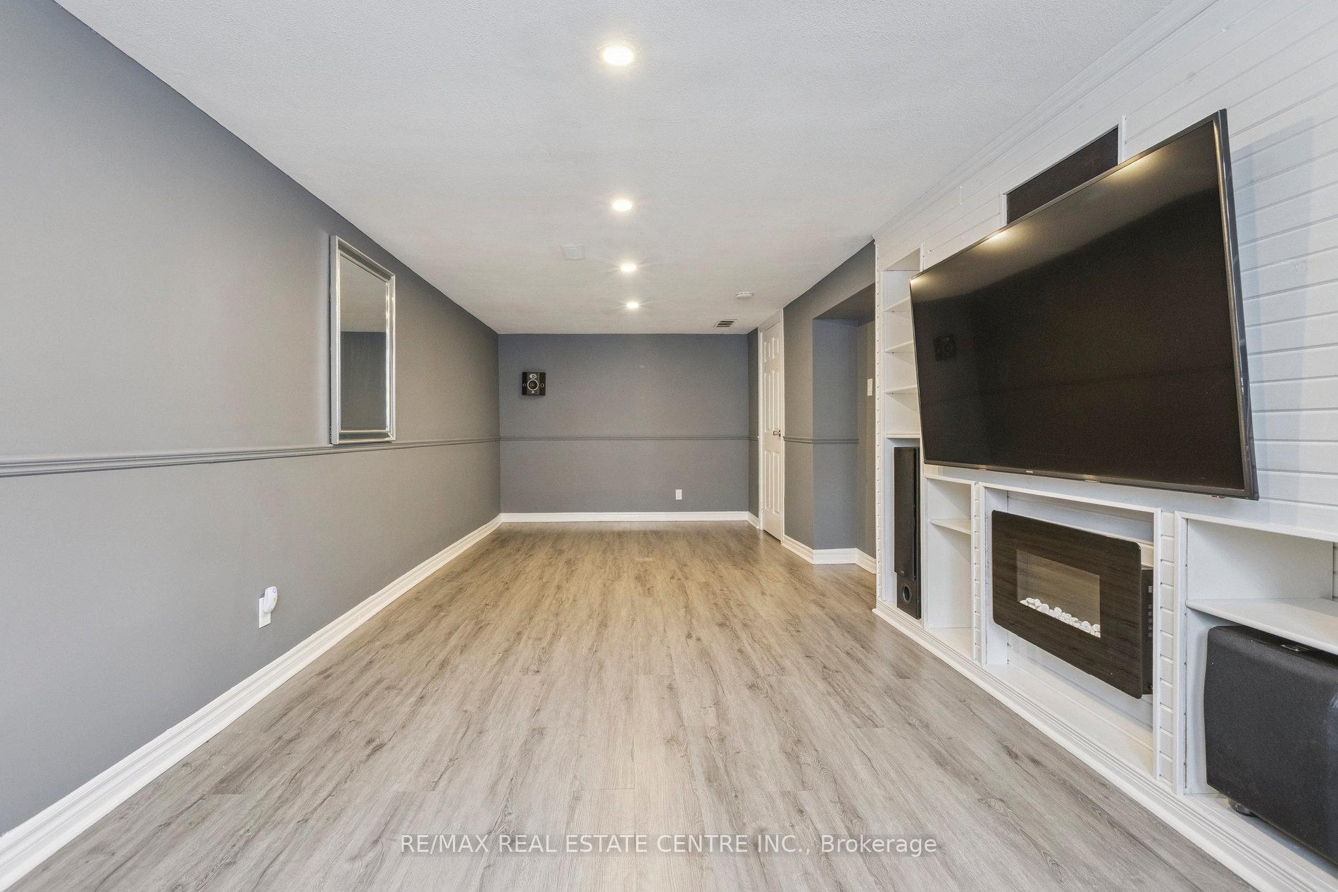 Photo 36 of 122 Mooregate Crescent, Kitchener — HOMEH