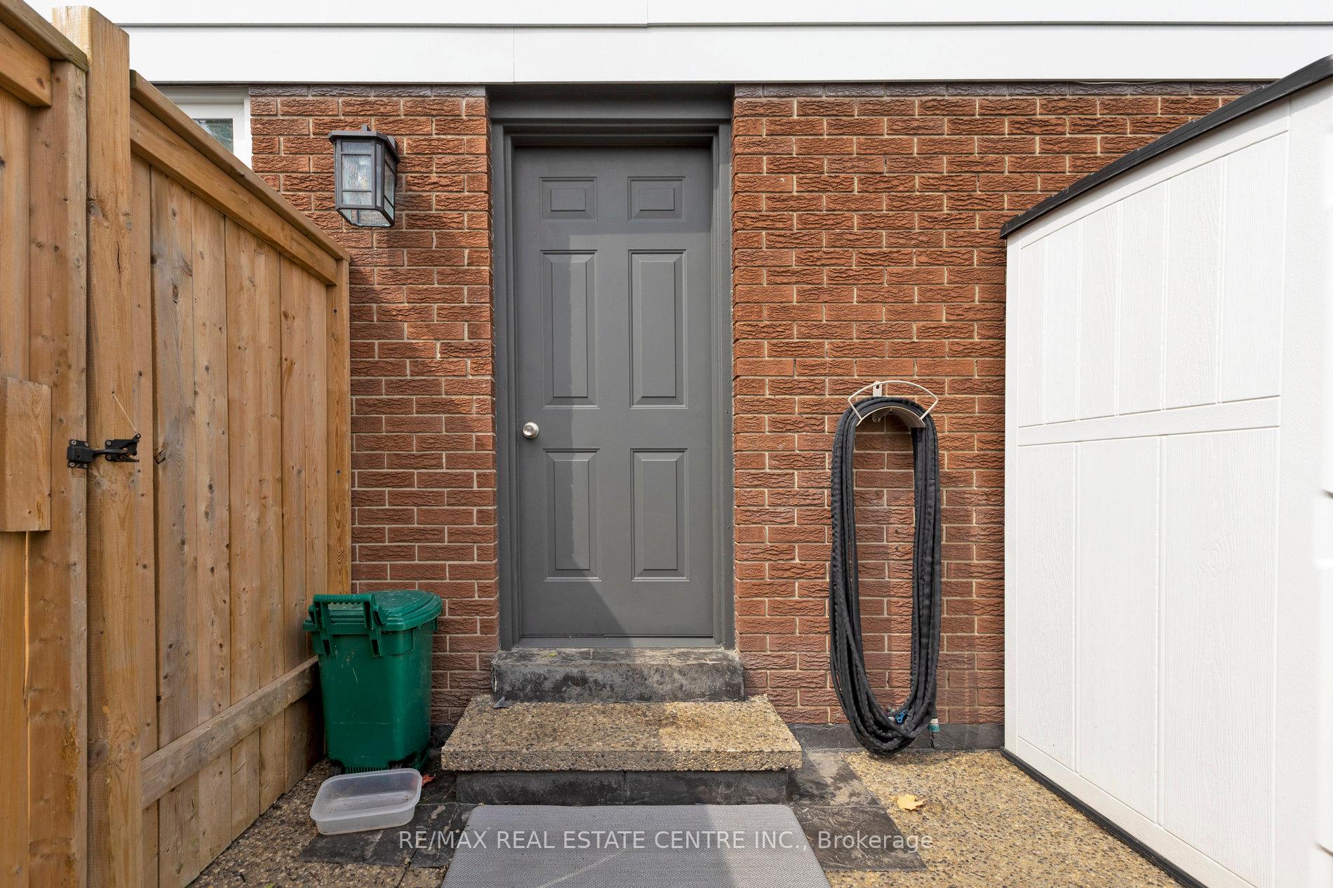 Photo 48 of 122 Mooregate Crescent, Kitchener — HOMEH