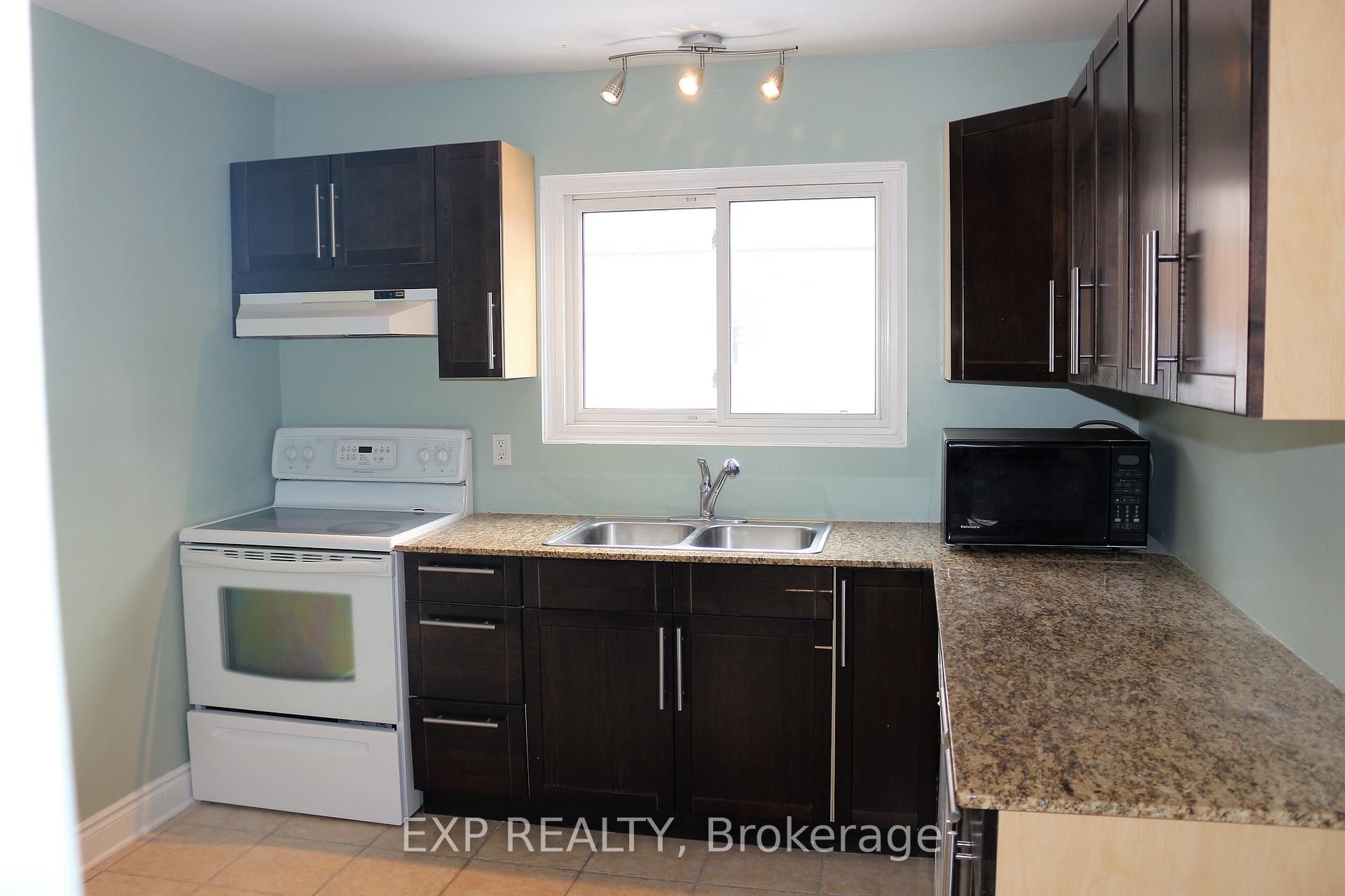 Photo 4 of 1002 Debra Avenue, Ottawa, Carleton Square — HOMEH