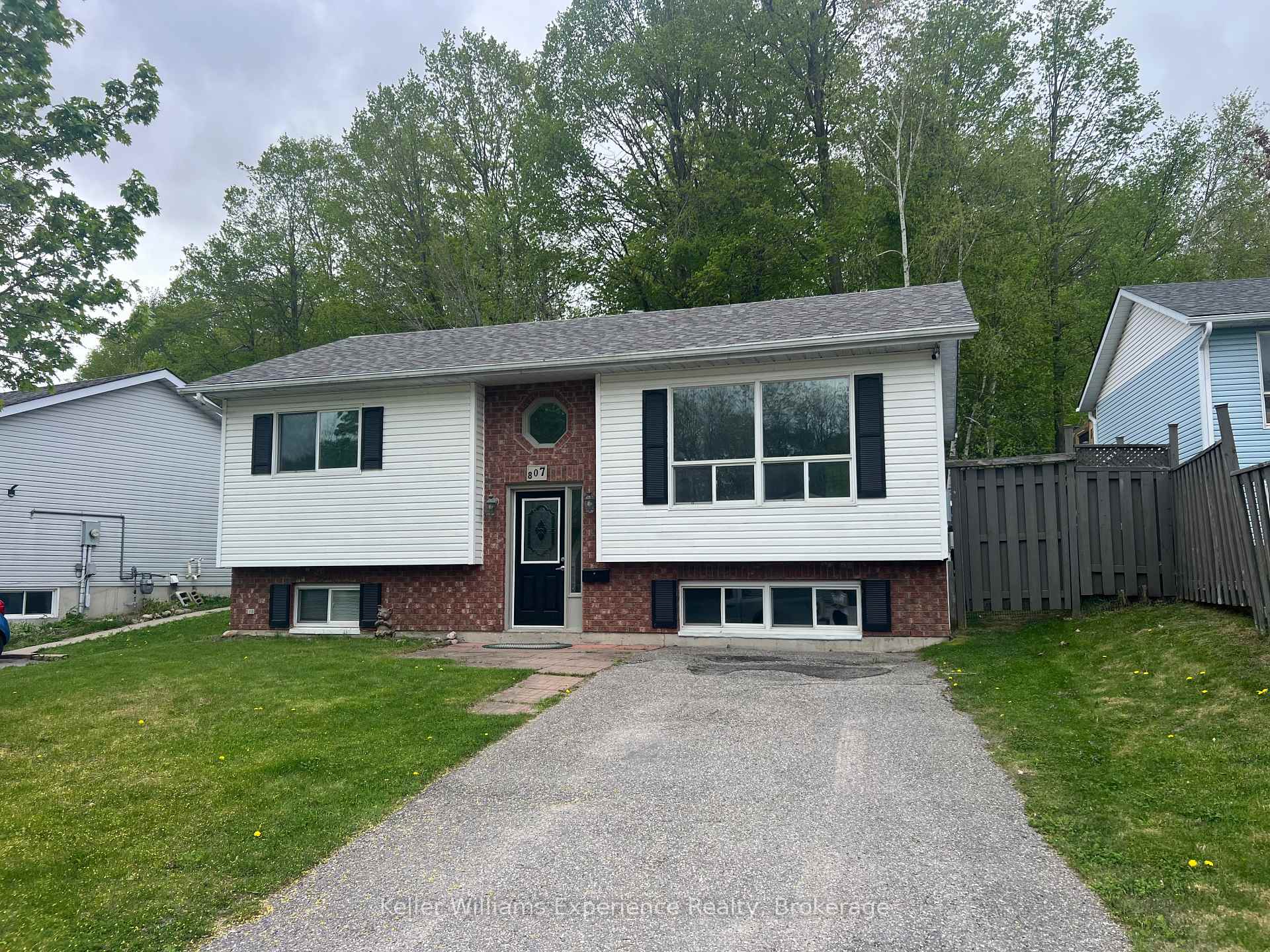 Photo 1 of 807 Birchwood Drive, Midland — HOMEH