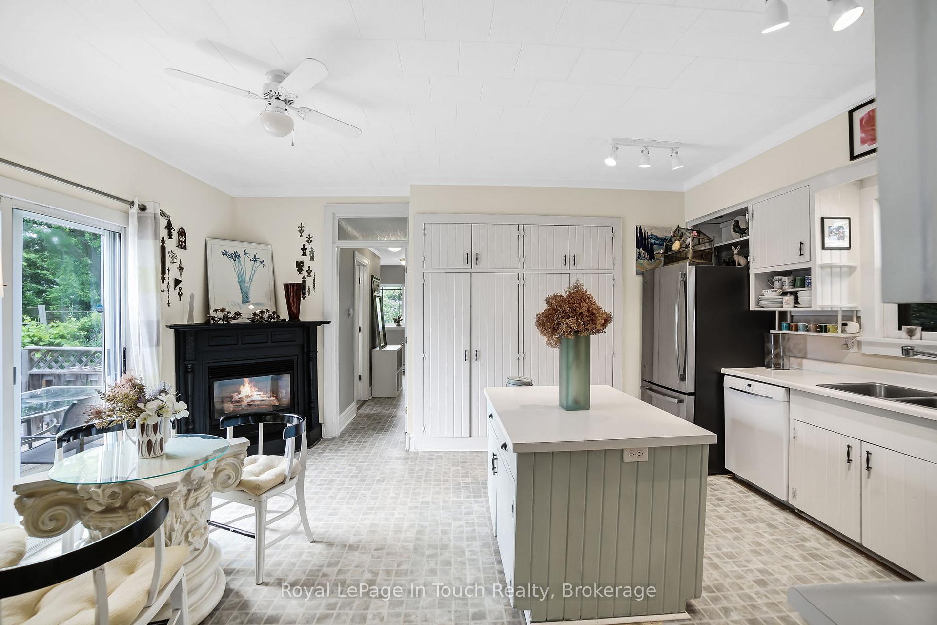 Photo 9 of 233 Queen Street, Midland — HOMEH