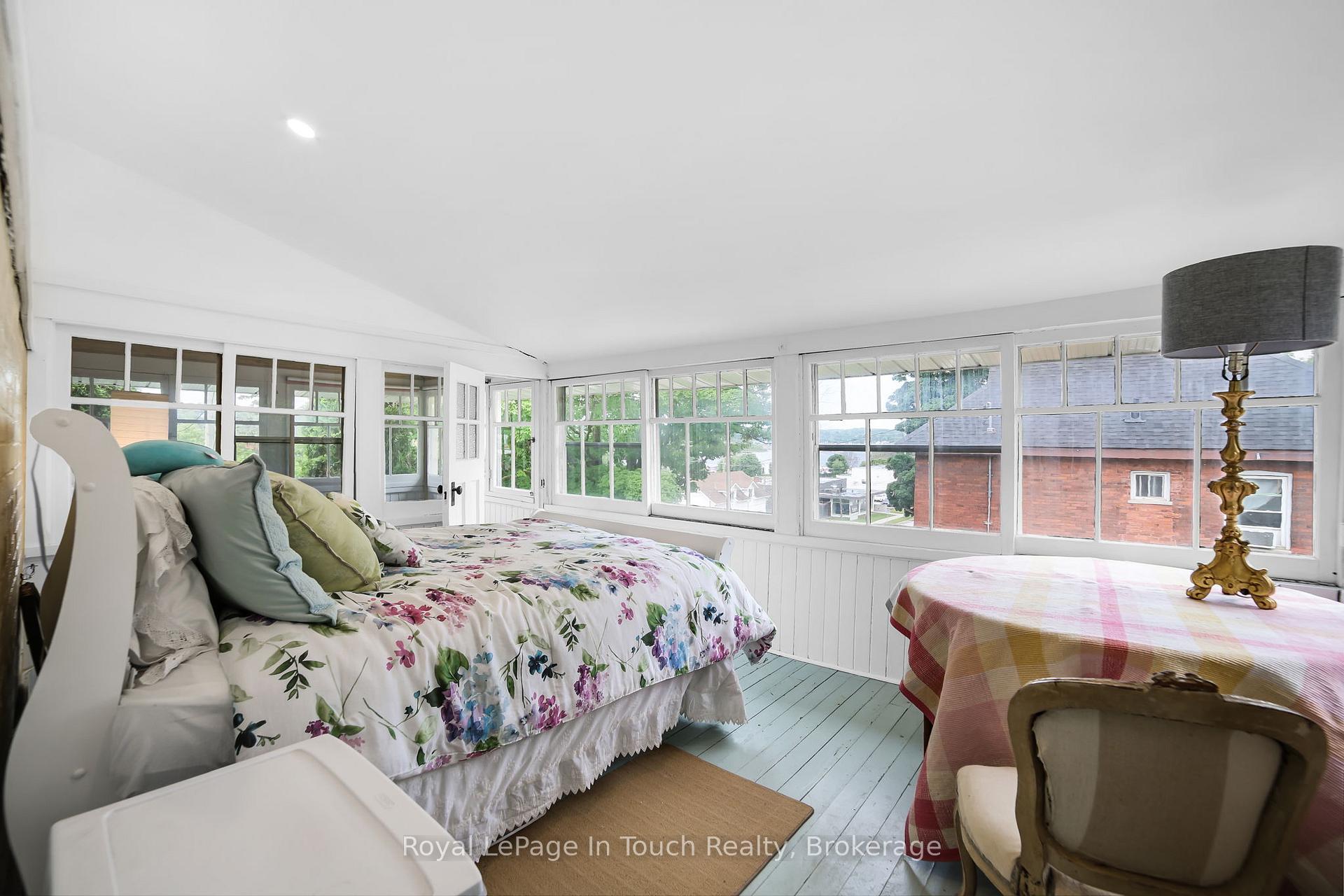 Photo 19 of 233 Queen Street, Midland — HOMEH