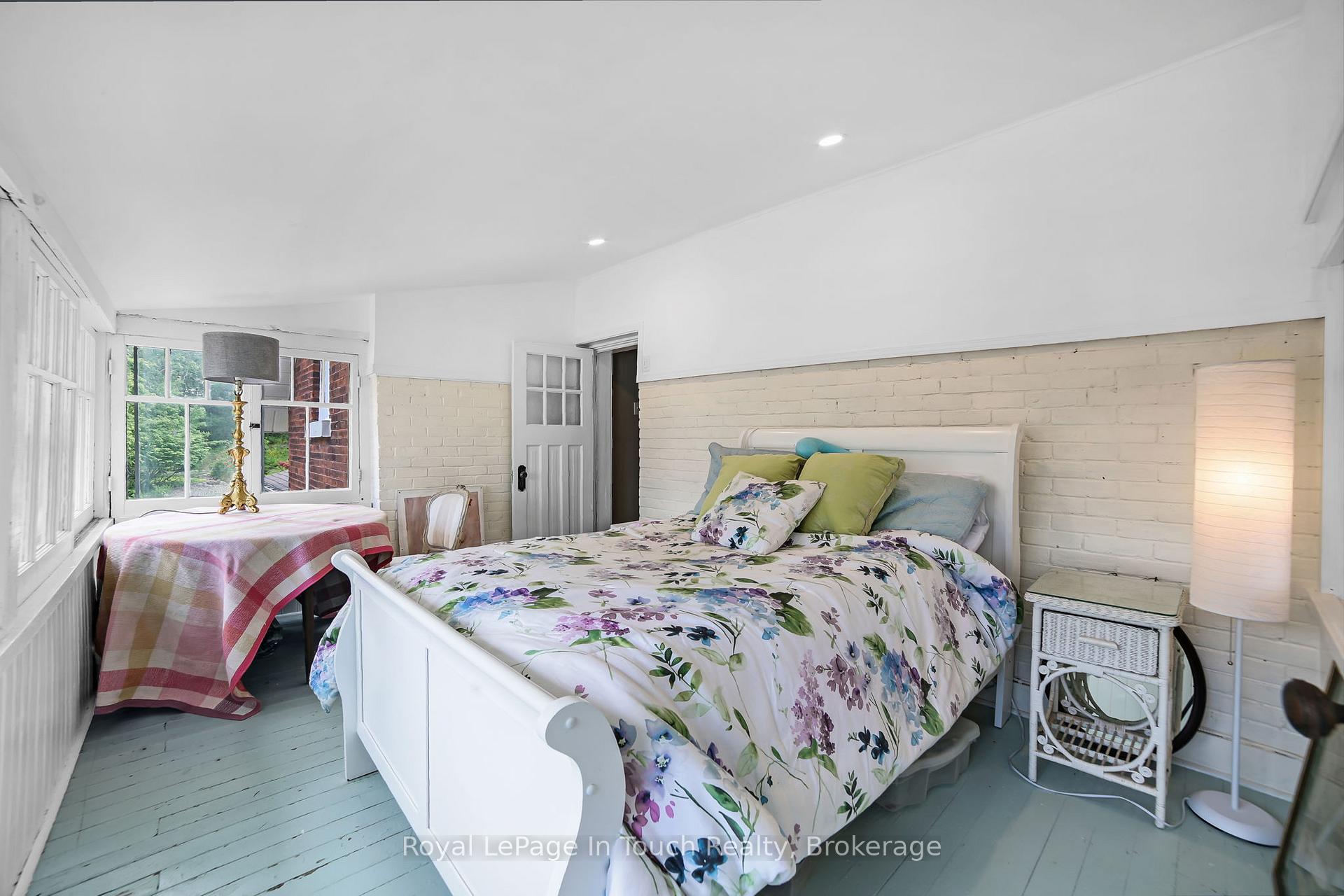 Photo 20 of 233 Queen Street, Midland — HOMEH