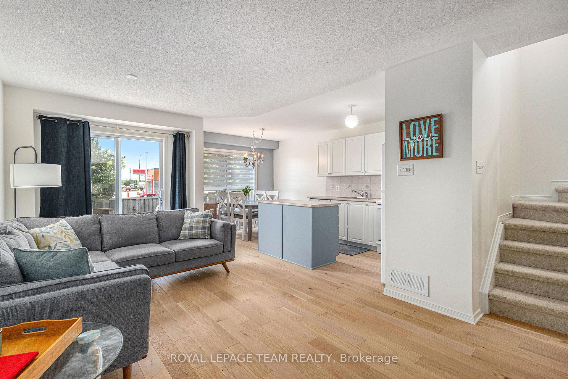 Photo 5 of 138 Freeport Drive, Ottawa, Kanata - Emerald Meadows/Trailwest — HOMEH