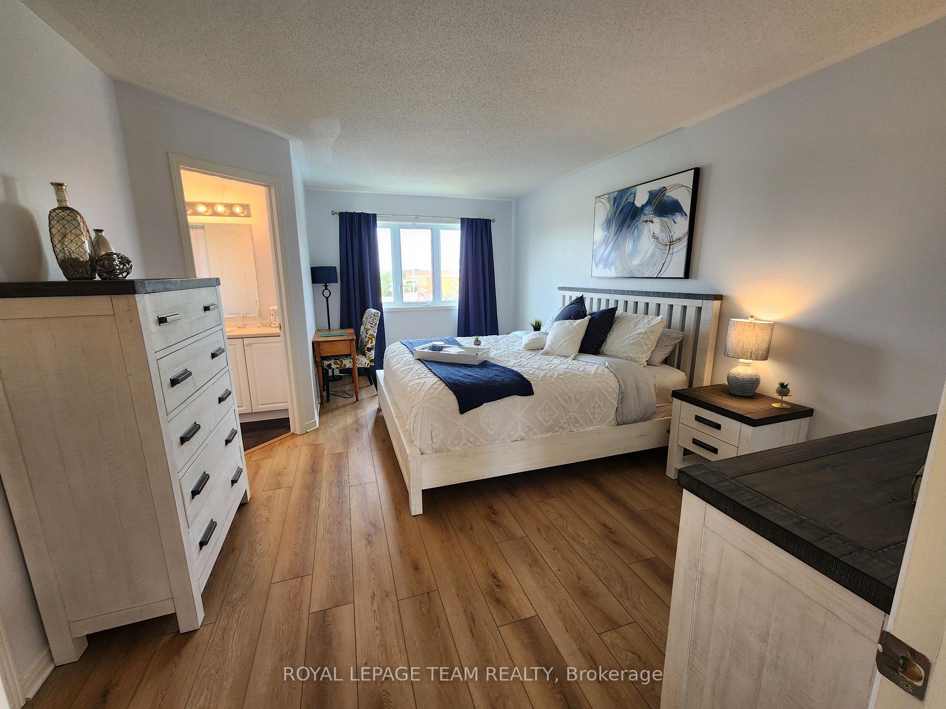Photo 11 of 138 Freeport Drive, Ottawa, Kanata - Emerald Meadows/Trailwest — HOMEH