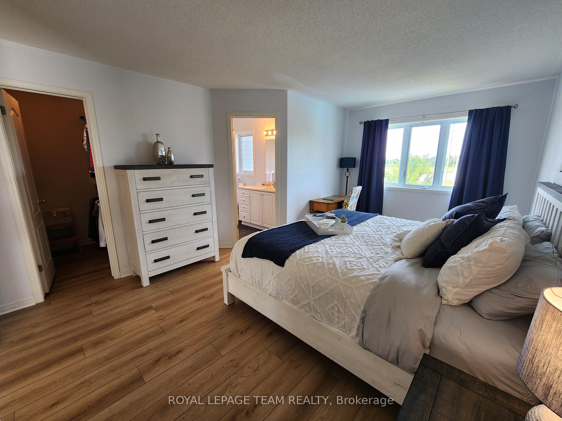 Photo 12 of 138 Freeport Drive, Ottawa, Kanata - Emerald Meadows/Trailwest — HOMEH