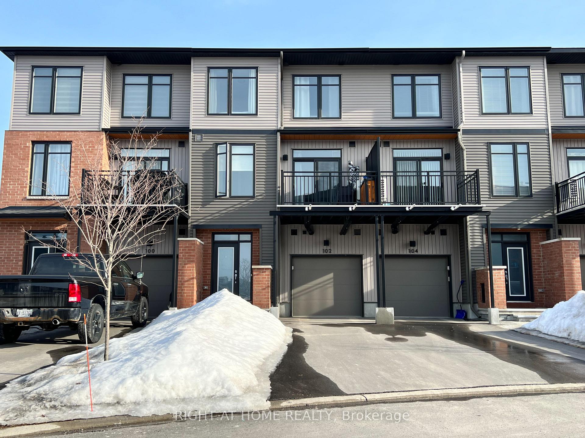 Photo 1 of 102 Visor Pvt, Ottawa, Kanata - Emerald Meadows/Trailwest — HOMEH