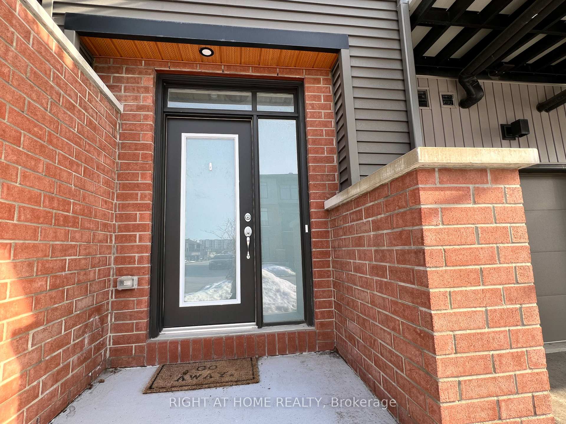 Photo 2 of 102 Visor Pvt, Ottawa, Kanata - Emerald Meadows/Trailwest — HOMEH