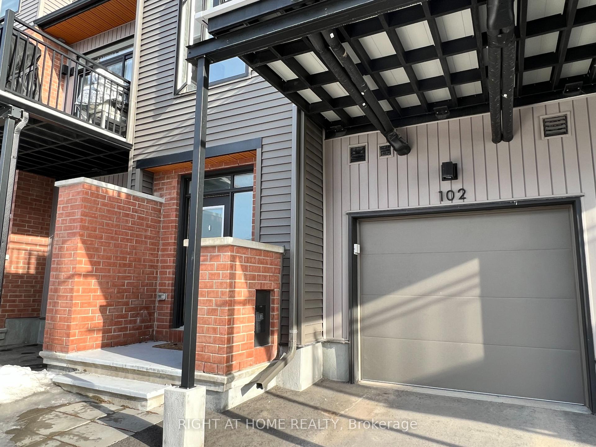 Photo 3 of 102 Visor Pvt, Ottawa, Kanata - Emerald Meadows/Trailwest — HOMEH