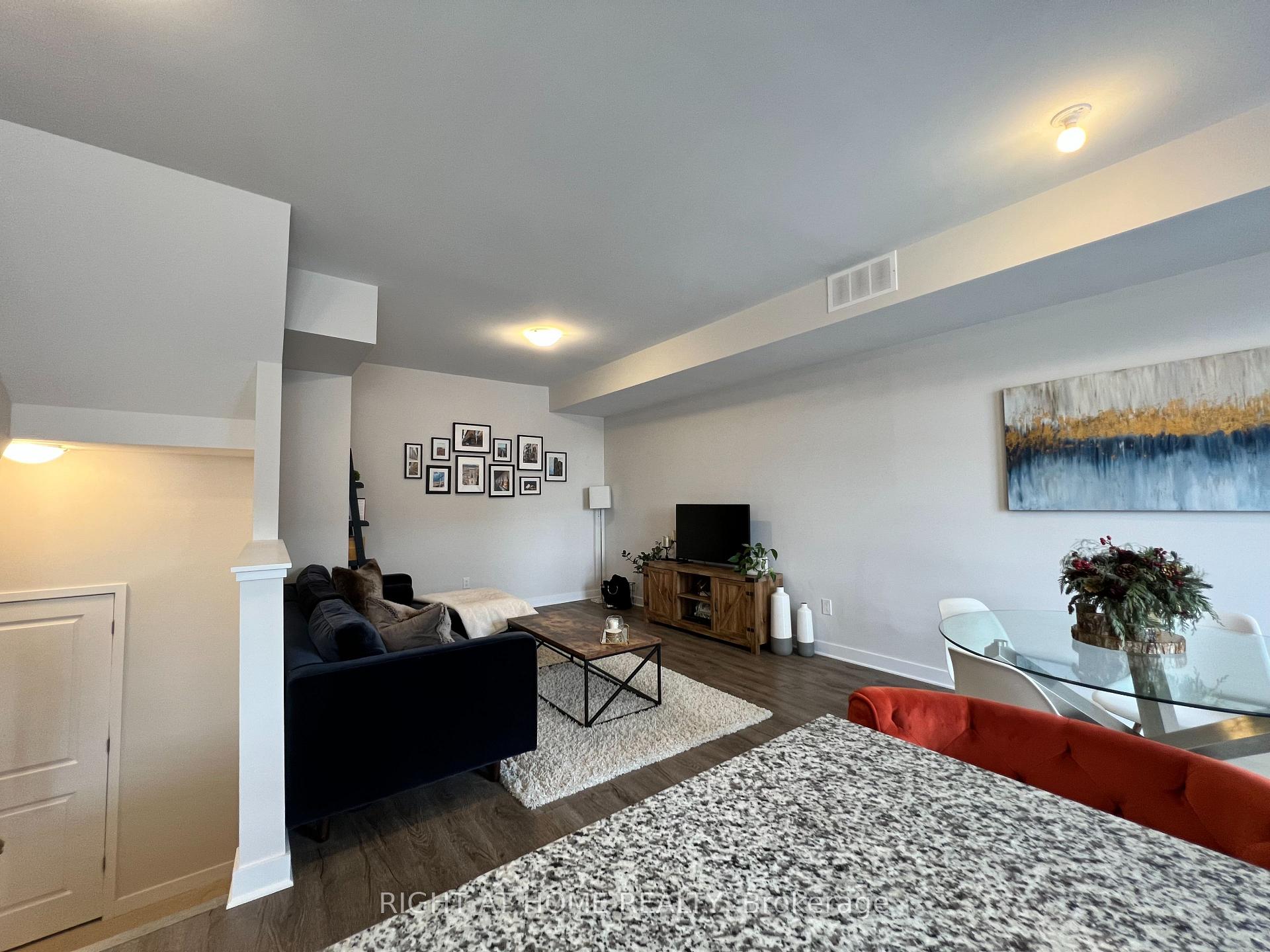 Photo 7 of 102 Visor Pvt, Ottawa, Kanata - Emerald Meadows/Trailwest — HOMEH