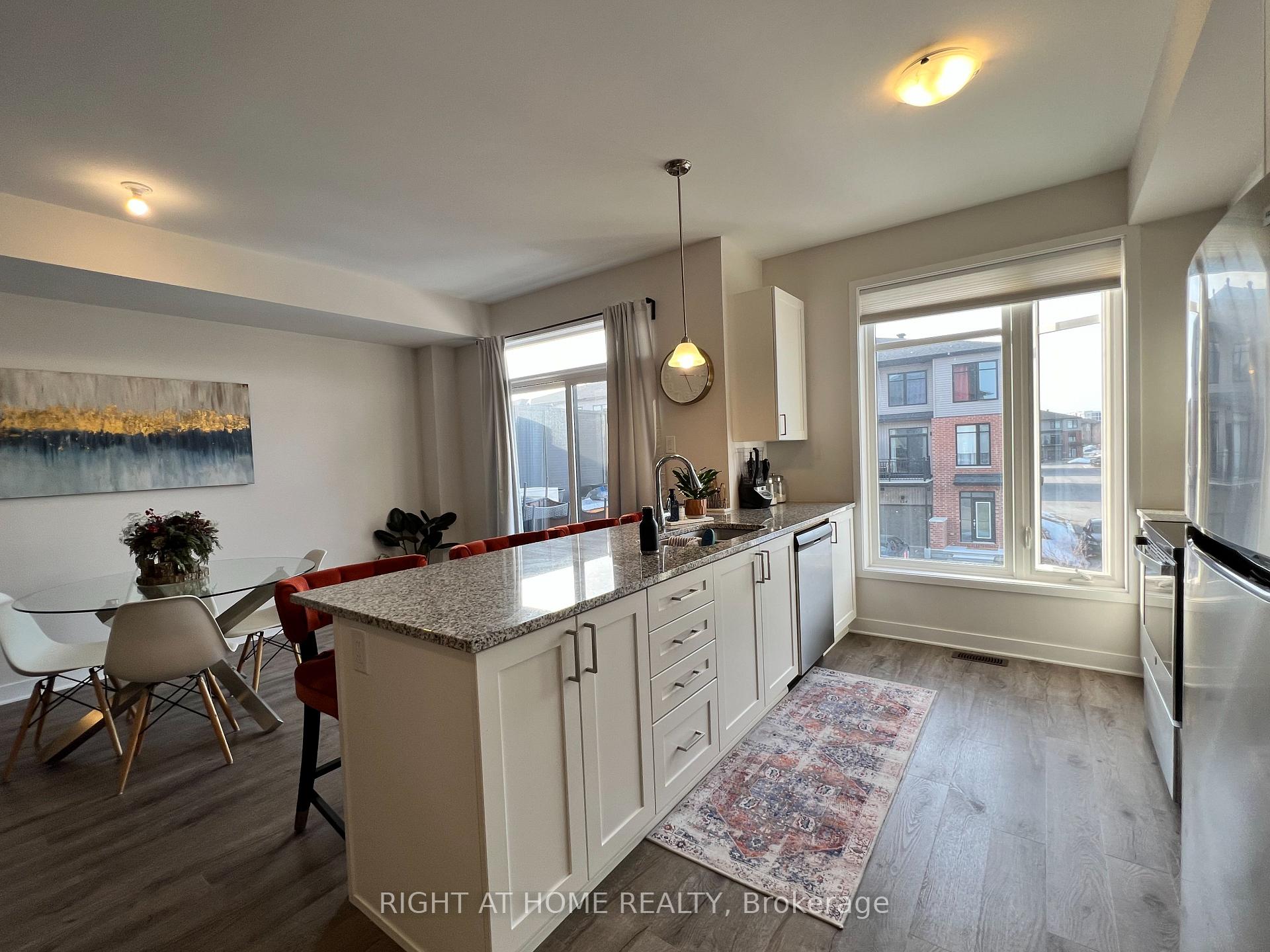 Photo 11 of 102 Visor Pvt, Ottawa, Kanata - Emerald Meadows/Trailwest — HOMEH