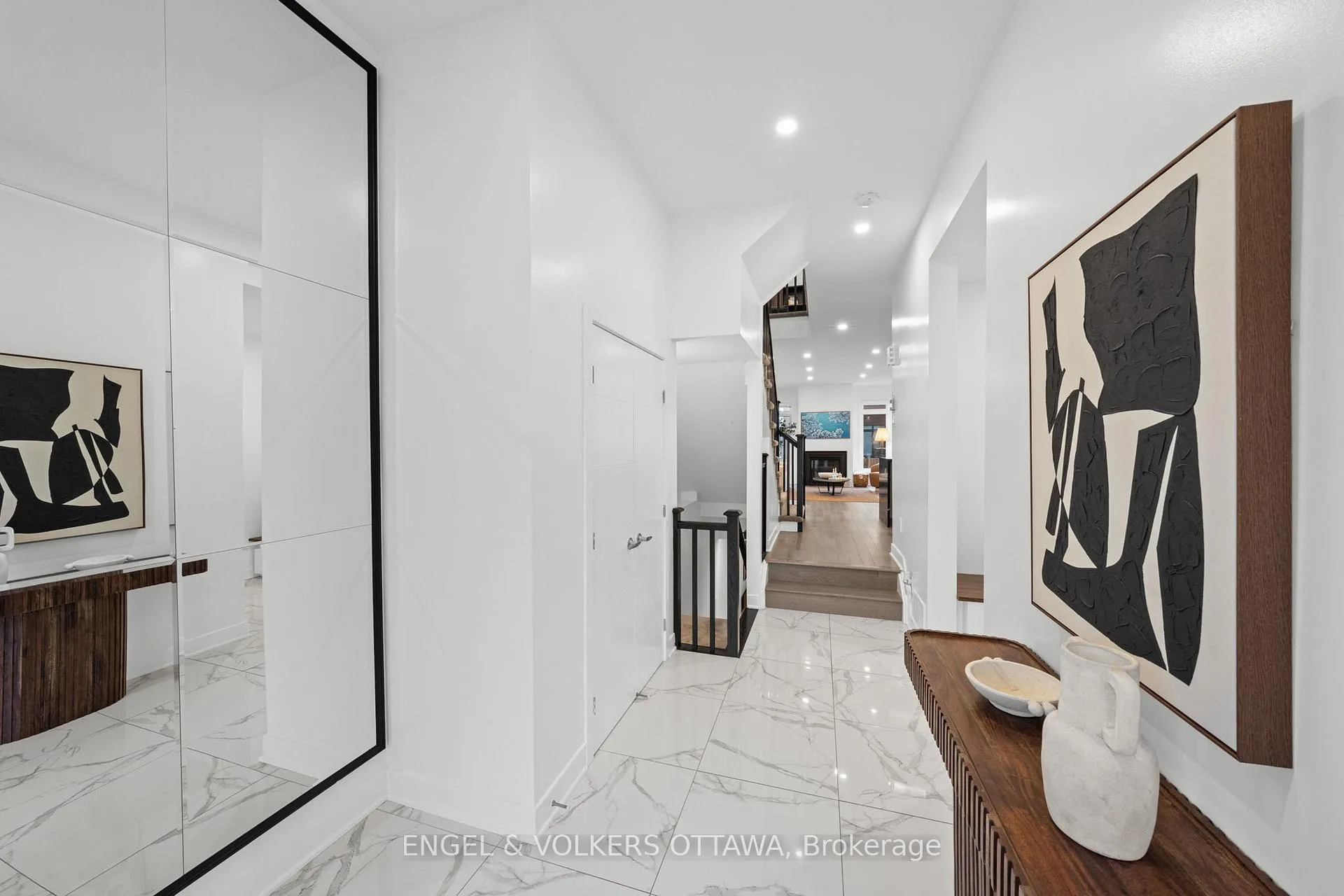 Photo 3 of 561 Rathburn Lane, Ottawa, Leitrim — HOMEH
