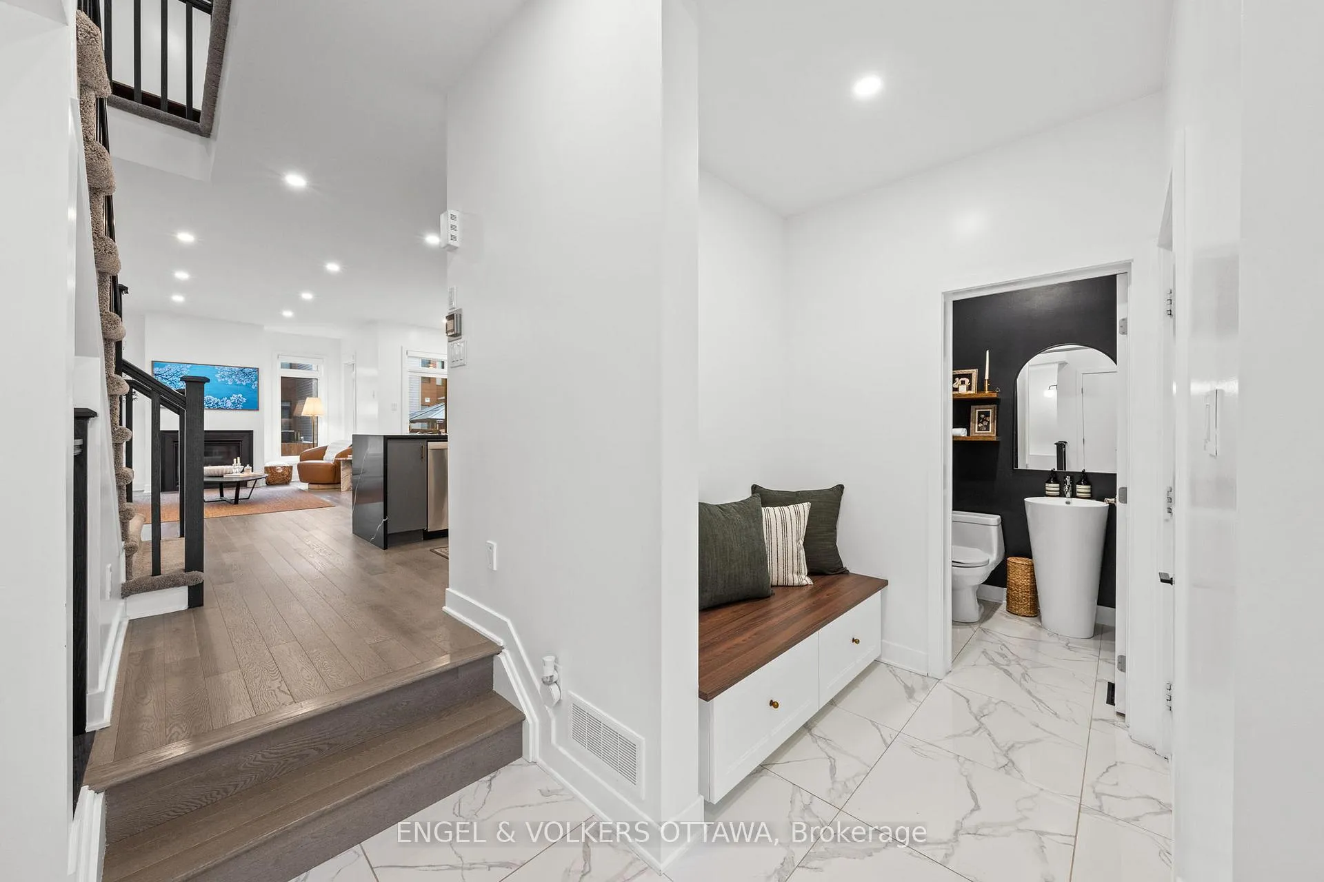 Photo 4 of 561 Rathburn Lane, Ottawa, Leitrim — HOMEH