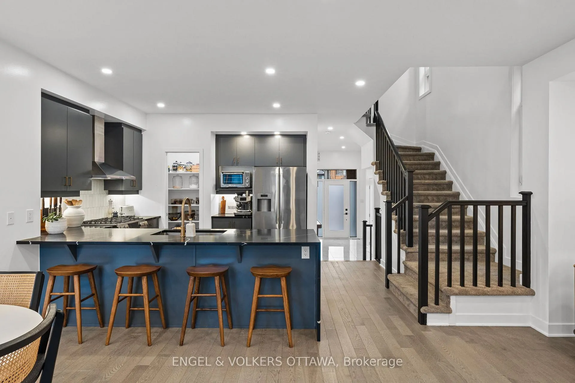 Photo 10 of 561 Rathburn Lane, Ottawa, Leitrim — HOMEH