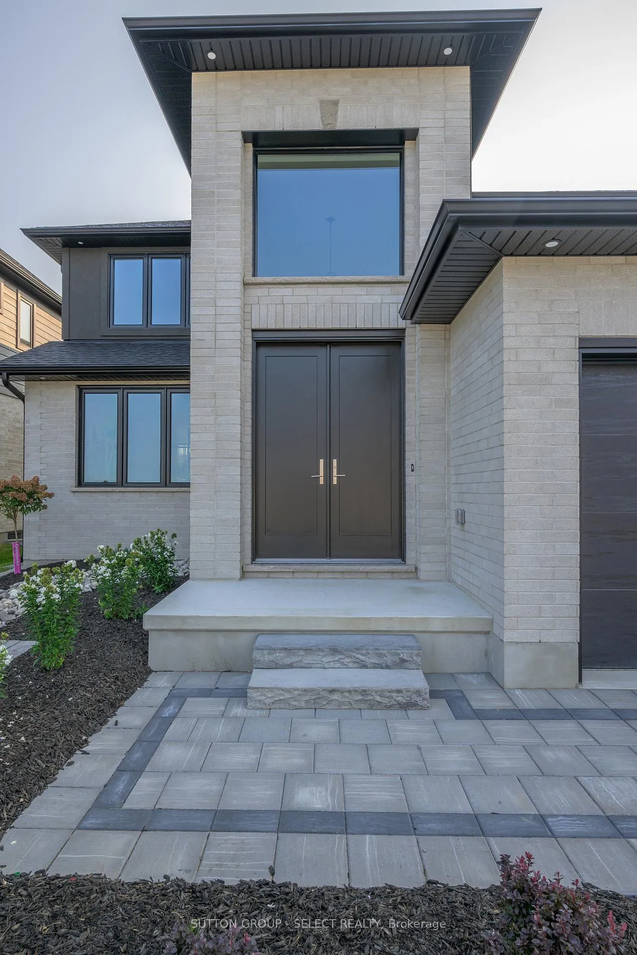 Photo 3 of 118 Timberwalk Trail, Middlesex Centre, Ilderton — HOMEH