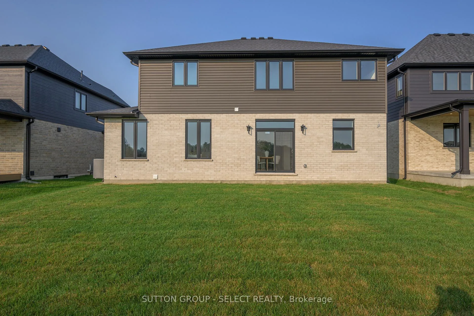 Photo 4 of 118 Timberwalk Trail, Middlesex Centre, Ilderton — HOMEH