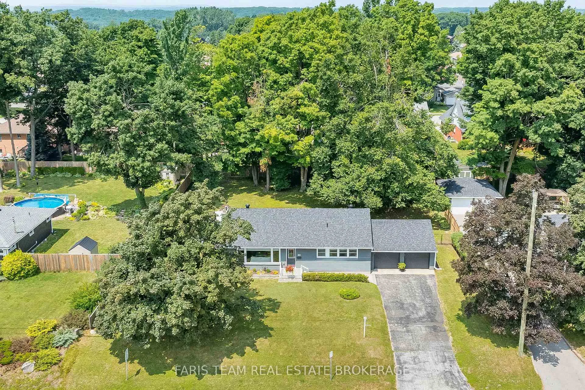 Photo 2 of 888 Hugel Avenue, Midland — HOMEH