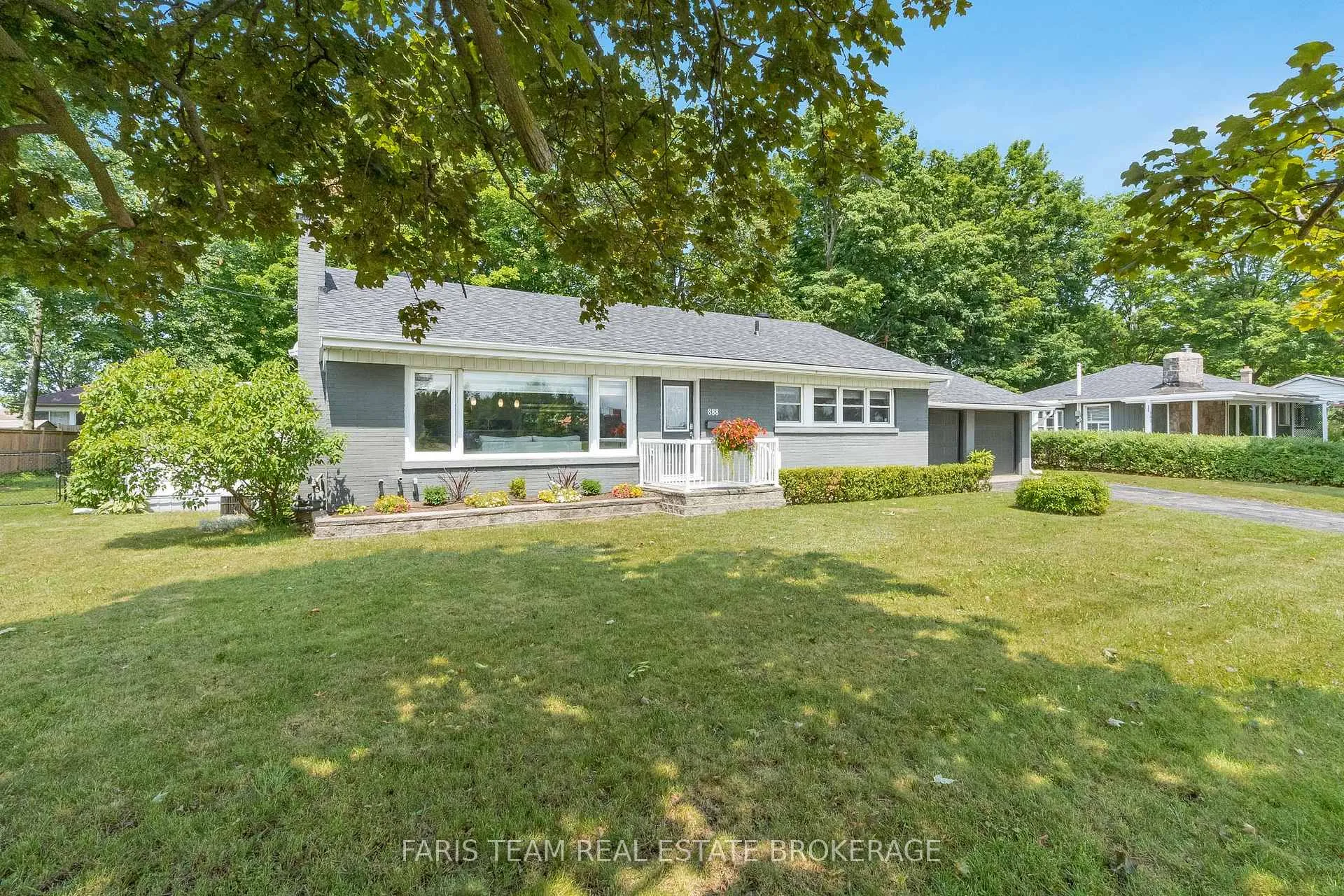 Photo 3 of 888 Hugel Avenue, Midland — HOMEH