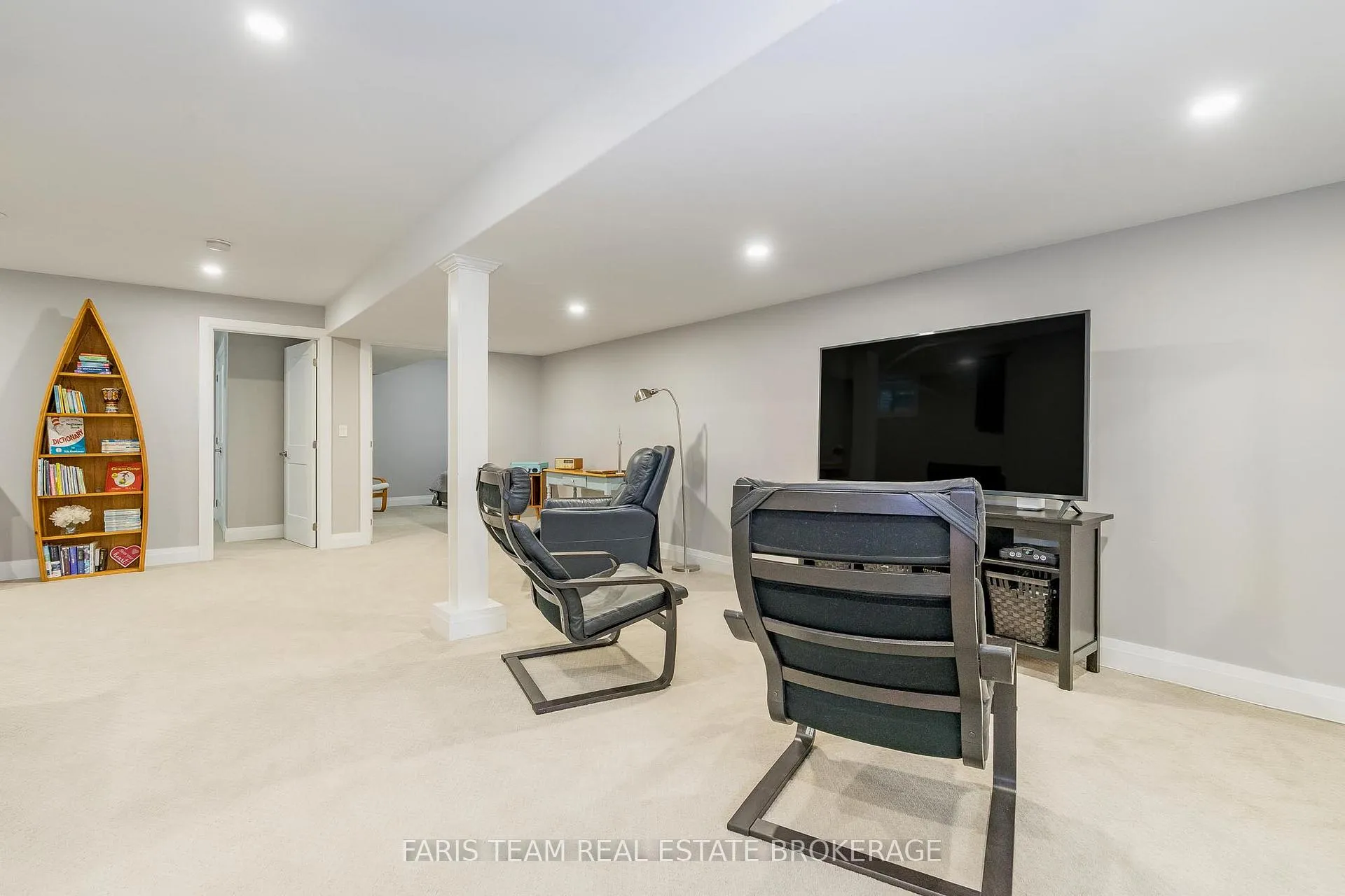 Photo 19 of 888 Hugel Avenue, Midland — HOMEH