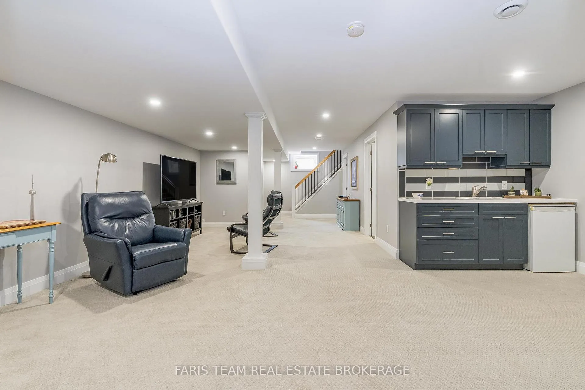 Photo 20 of 888 Hugel Avenue, Midland — HOMEH