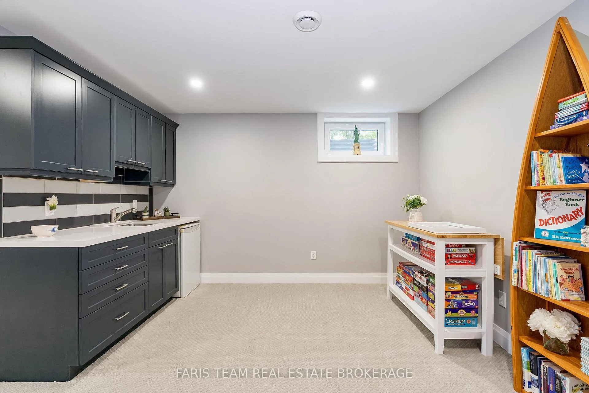 Photo 22 of 888 Hugel Avenue, Midland — HOMEH