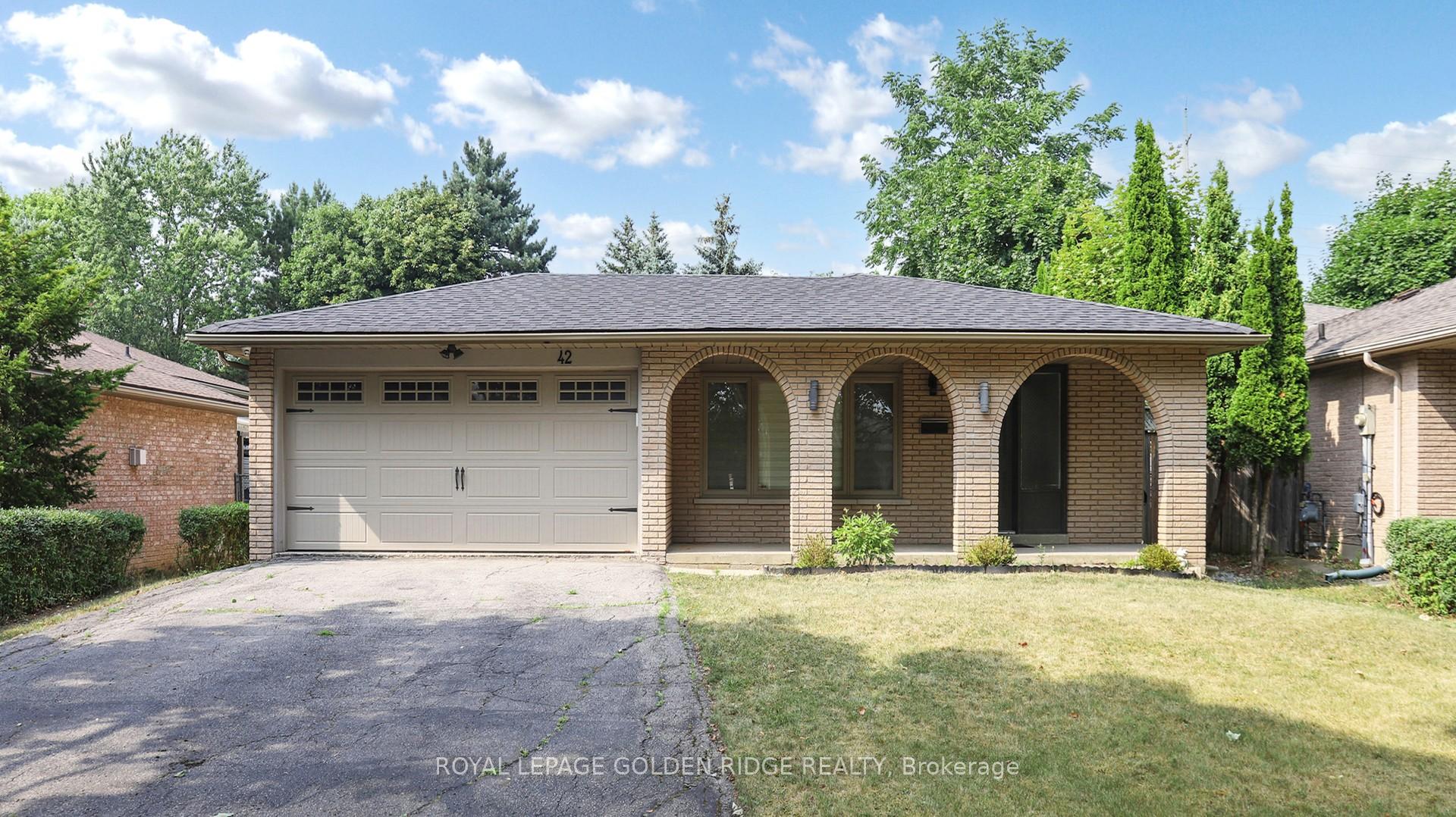 Photo 1 of 42 Castle Harbour Lane, Markham, Bayview Fairway-Bayview Country Club Estates — HOMEH