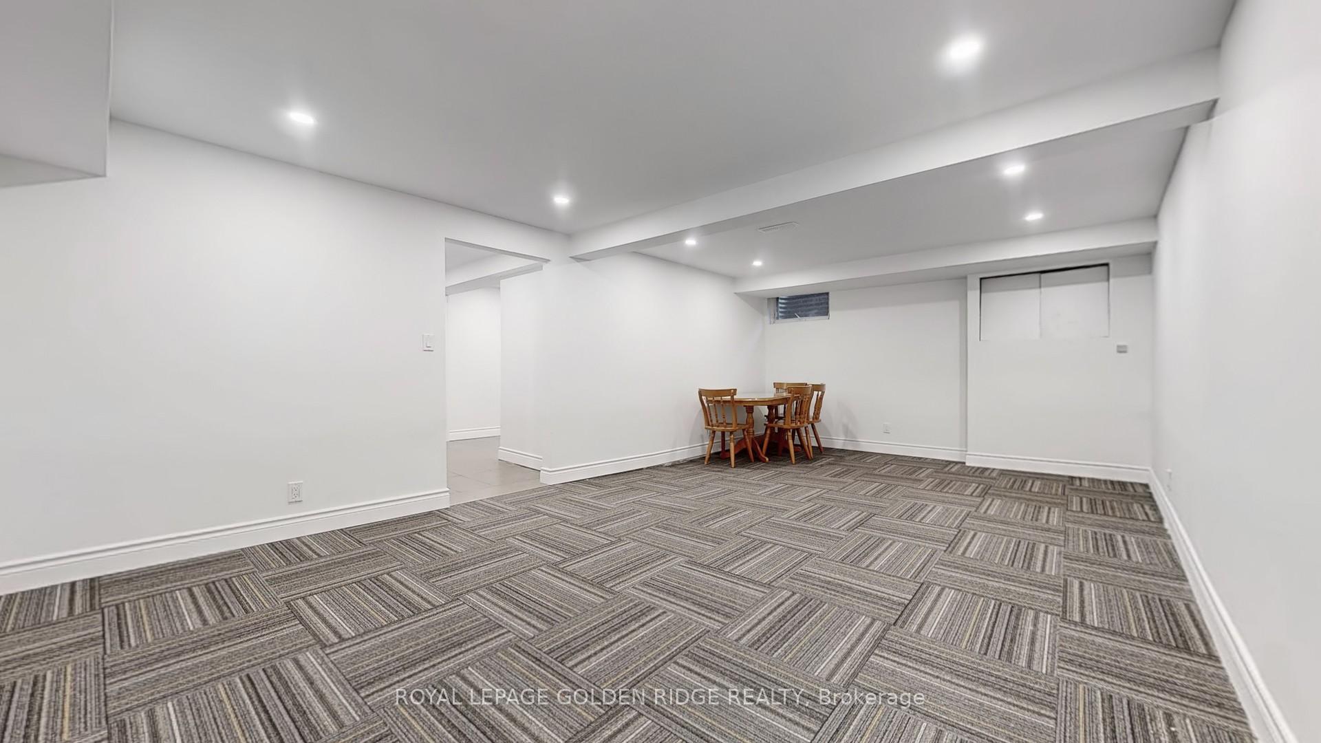 Photo 15 of 42 Castle Harbour Lane, Markham, Bayview Fairway-Bayview Country Club Estates — HOMEH