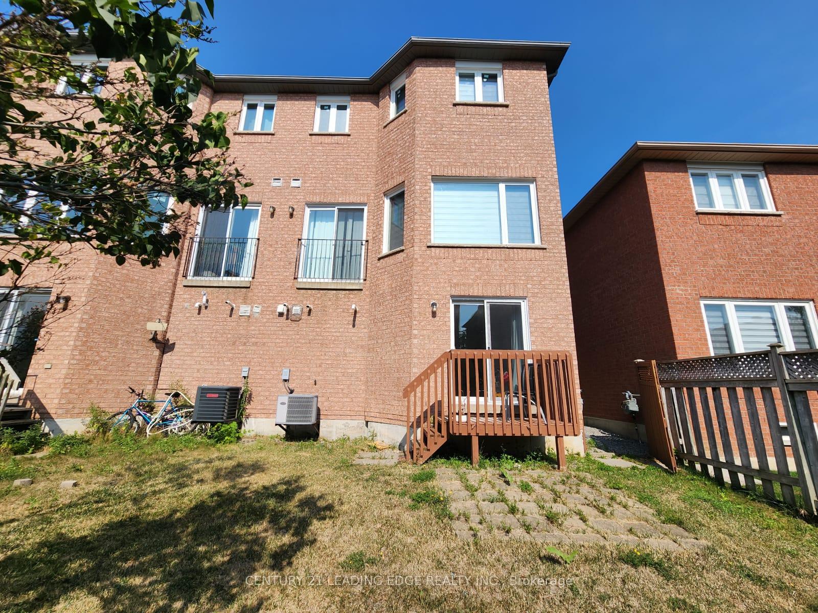 Photo 3 of 310 William Berczy Boulevard, Markham, Berczy — HOMEH
