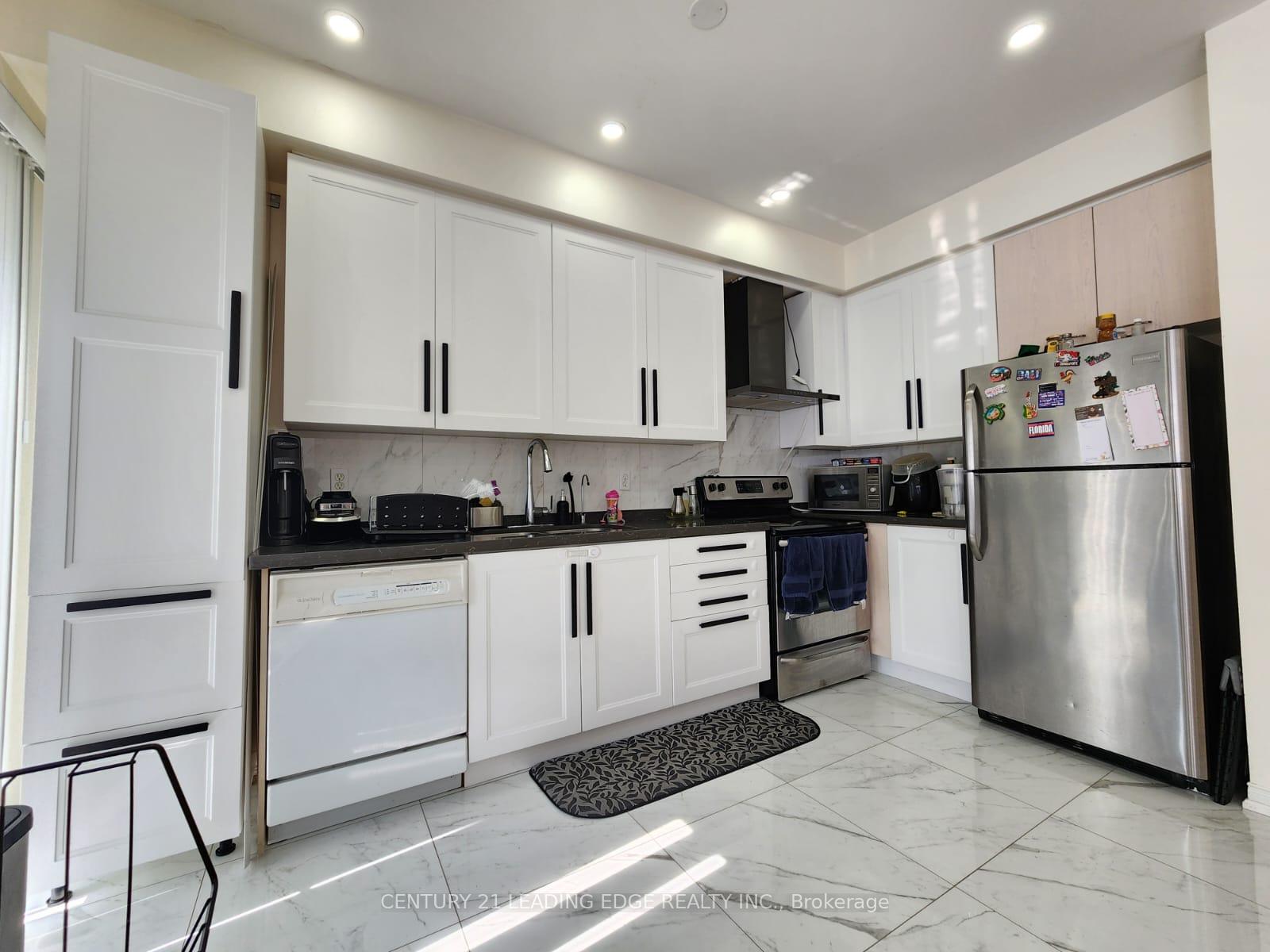 Photo 11 of 310 William Berczy Boulevard, Markham, Berczy — HOMEH