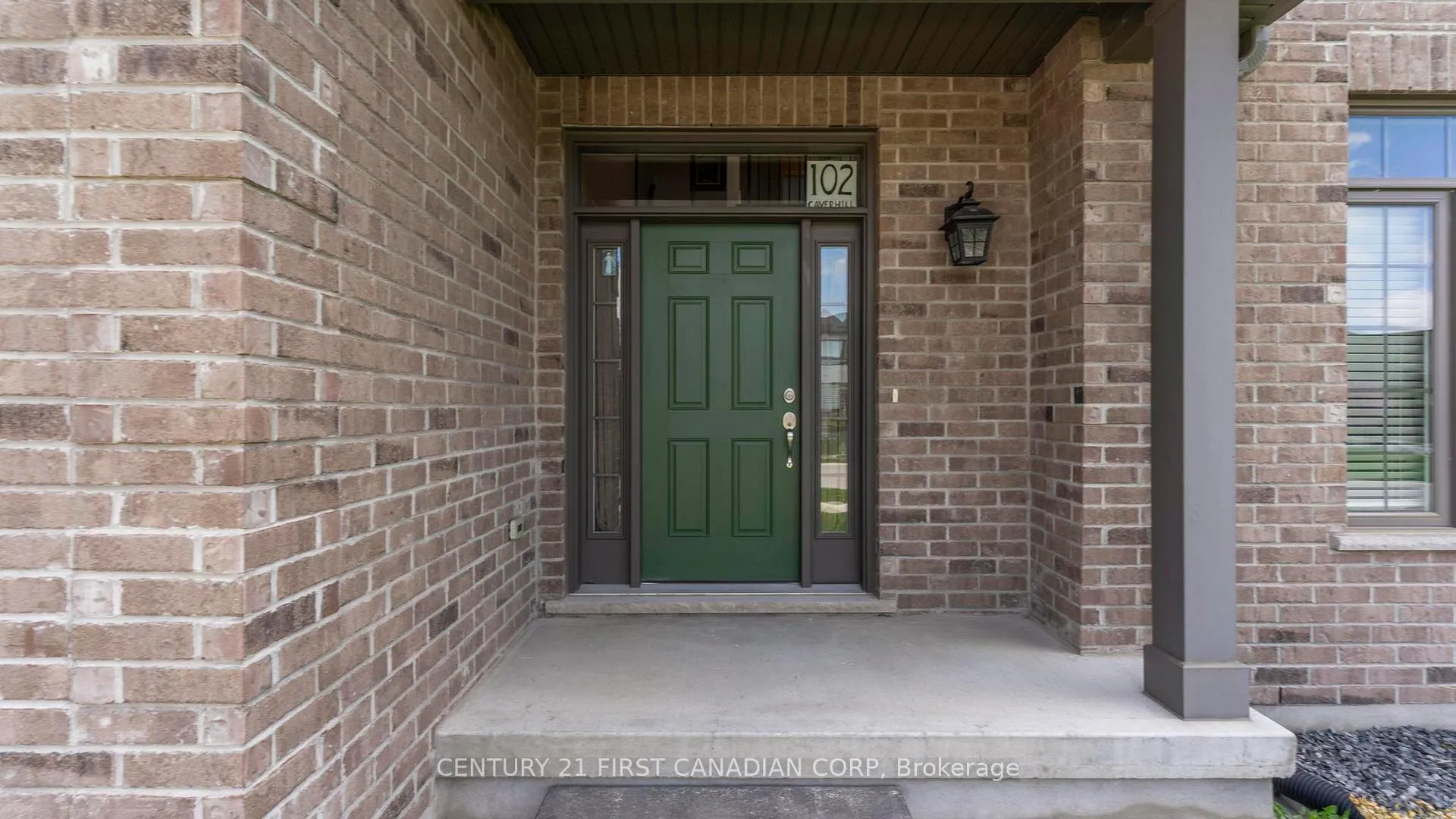 Photo 3 of 102 Caverhill Crescent, Middlesex Centre, Komoka — HOMEH