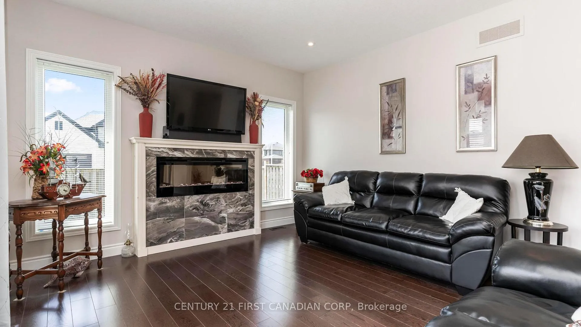 Photo 7 of 102 Caverhill Crescent, Middlesex Centre, Komoka — HOMEH