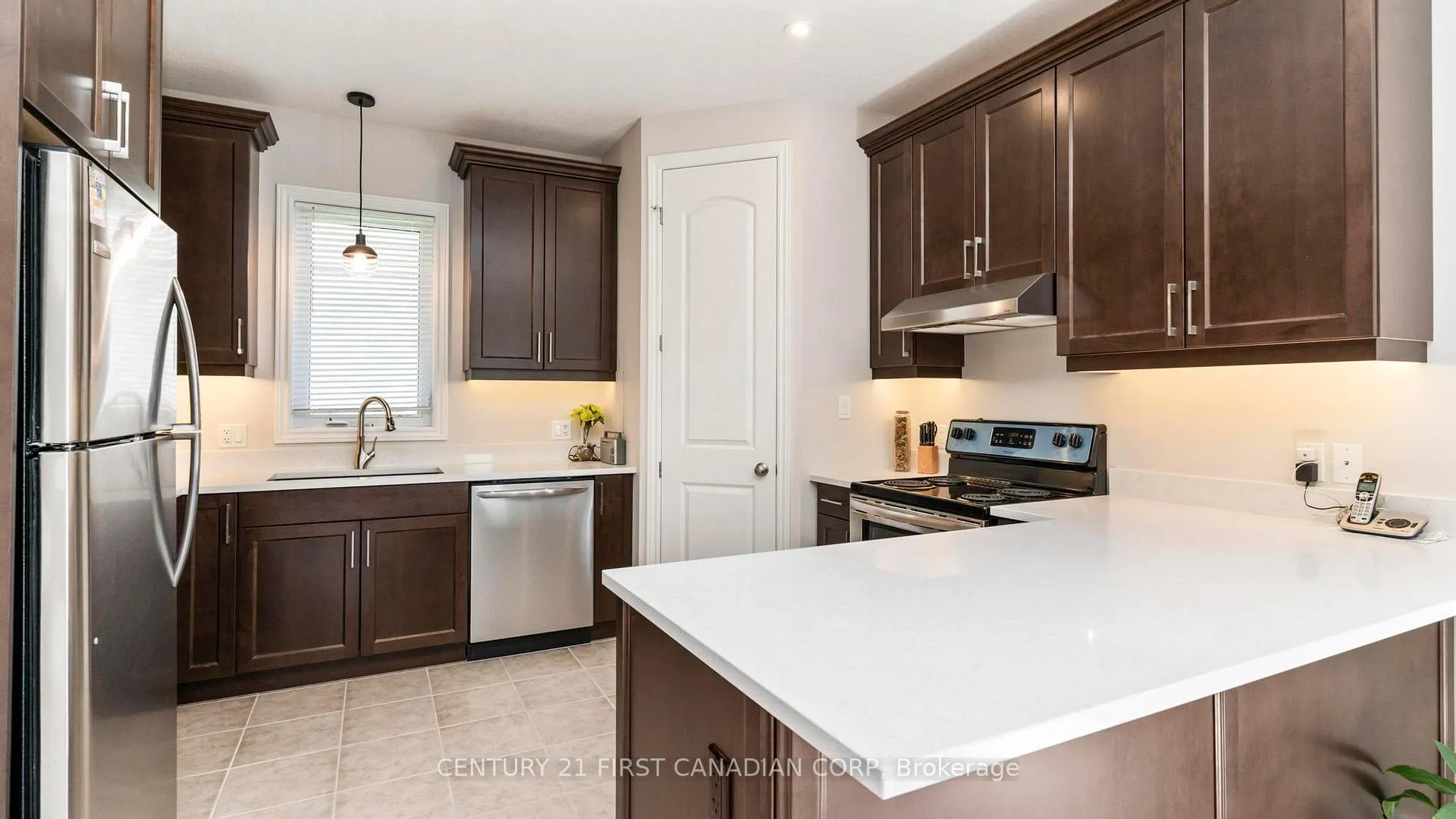 Photo 11 of 102 Caverhill Crescent, Middlesex Centre, Komoka — HOMEH