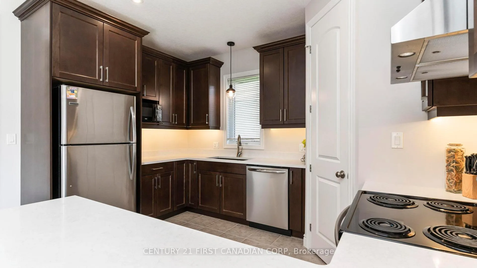 Photo 12 of 102 Caverhill Crescent, Middlesex Centre, Komoka — HOMEH