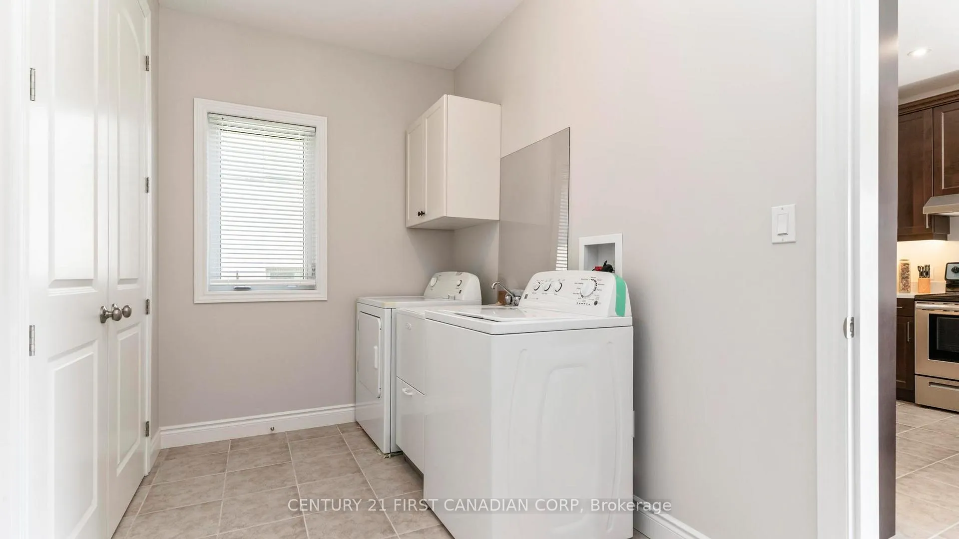 Photo 15 of 102 Caverhill Crescent, Middlesex Centre, Komoka — HOMEH