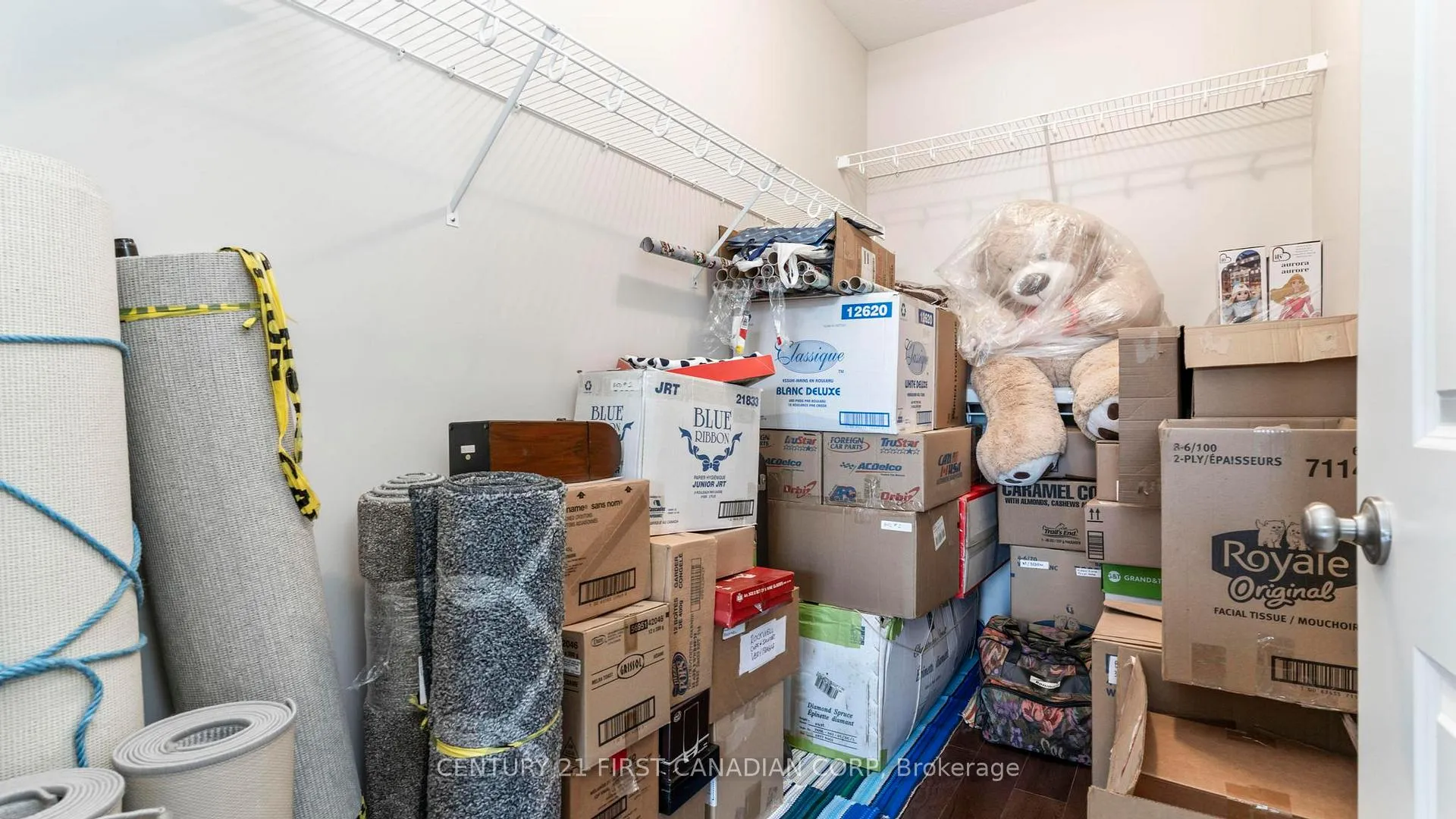Photo 20 of 102 Caverhill Crescent, Middlesex Centre, Komoka — HOMEH