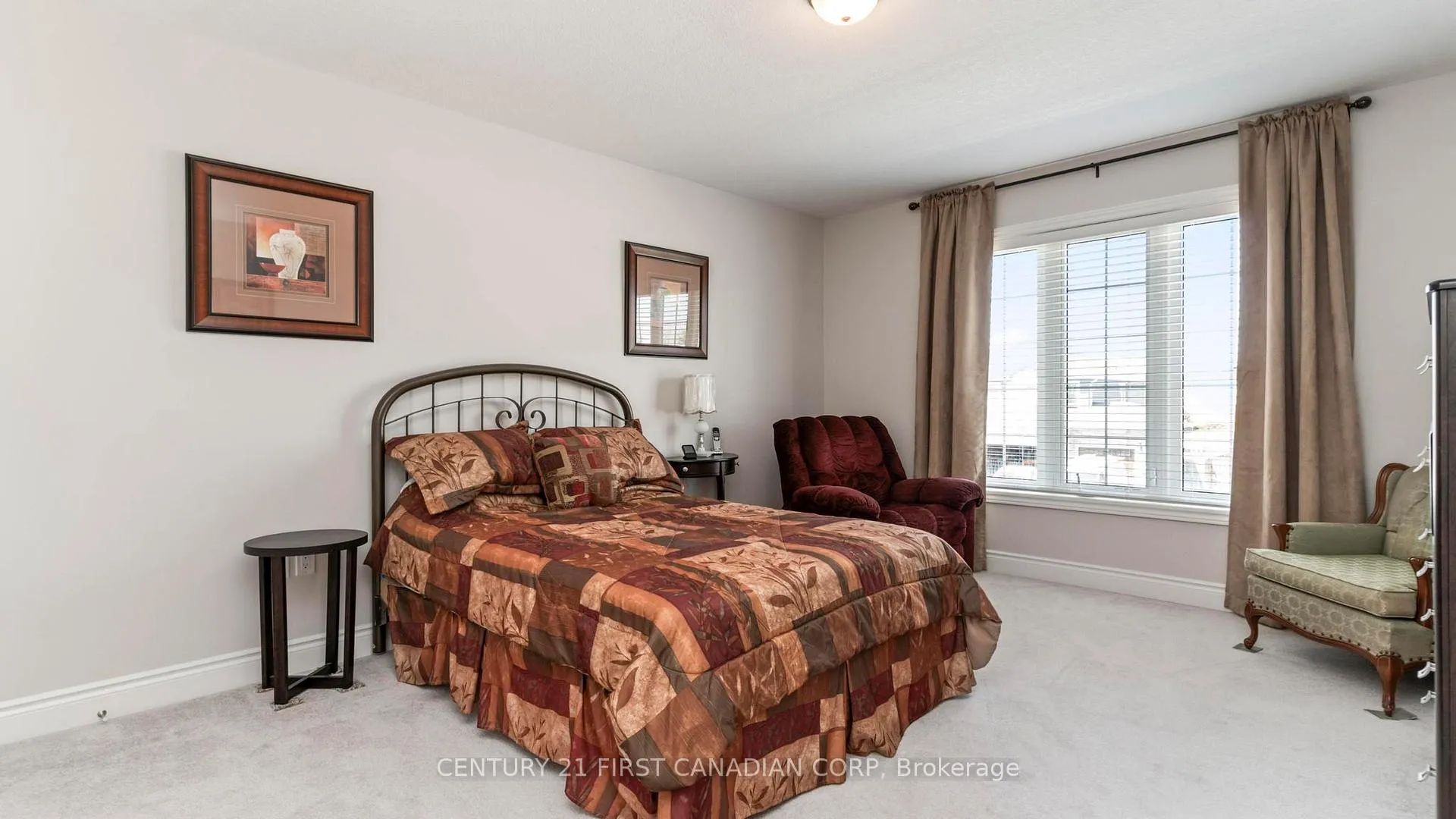 Photo 24 of 102 Caverhill Crescent, Middlesex Centre, Komoka — HOMEH