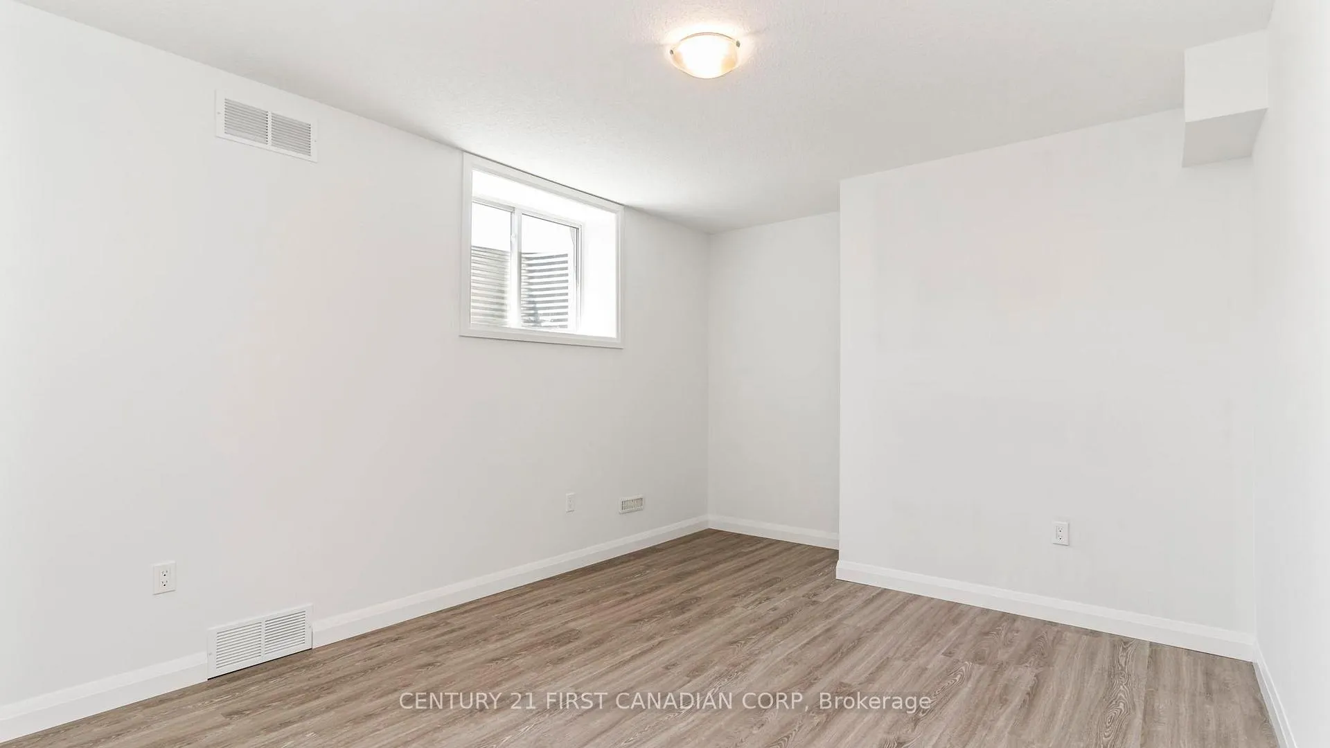 Photo 32 of 102 Caverhill Crescent, Middlesex Centre, Komoka — HOMEH